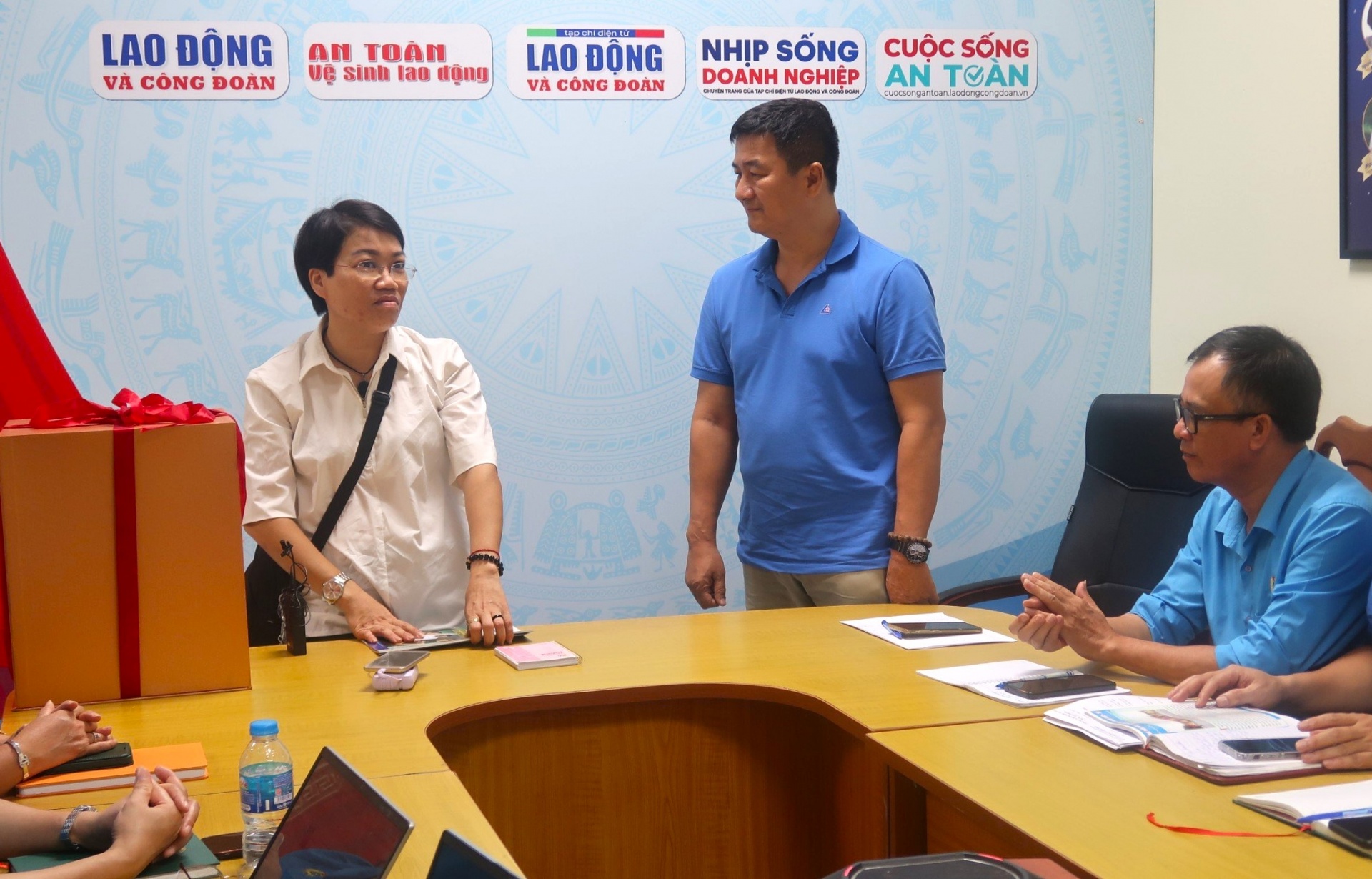 Viên chức dân số tri ân Tạp chí Lao động và Công đoàn Viên chức dân số tri ân Tạp chí Lao động và Công đoàn