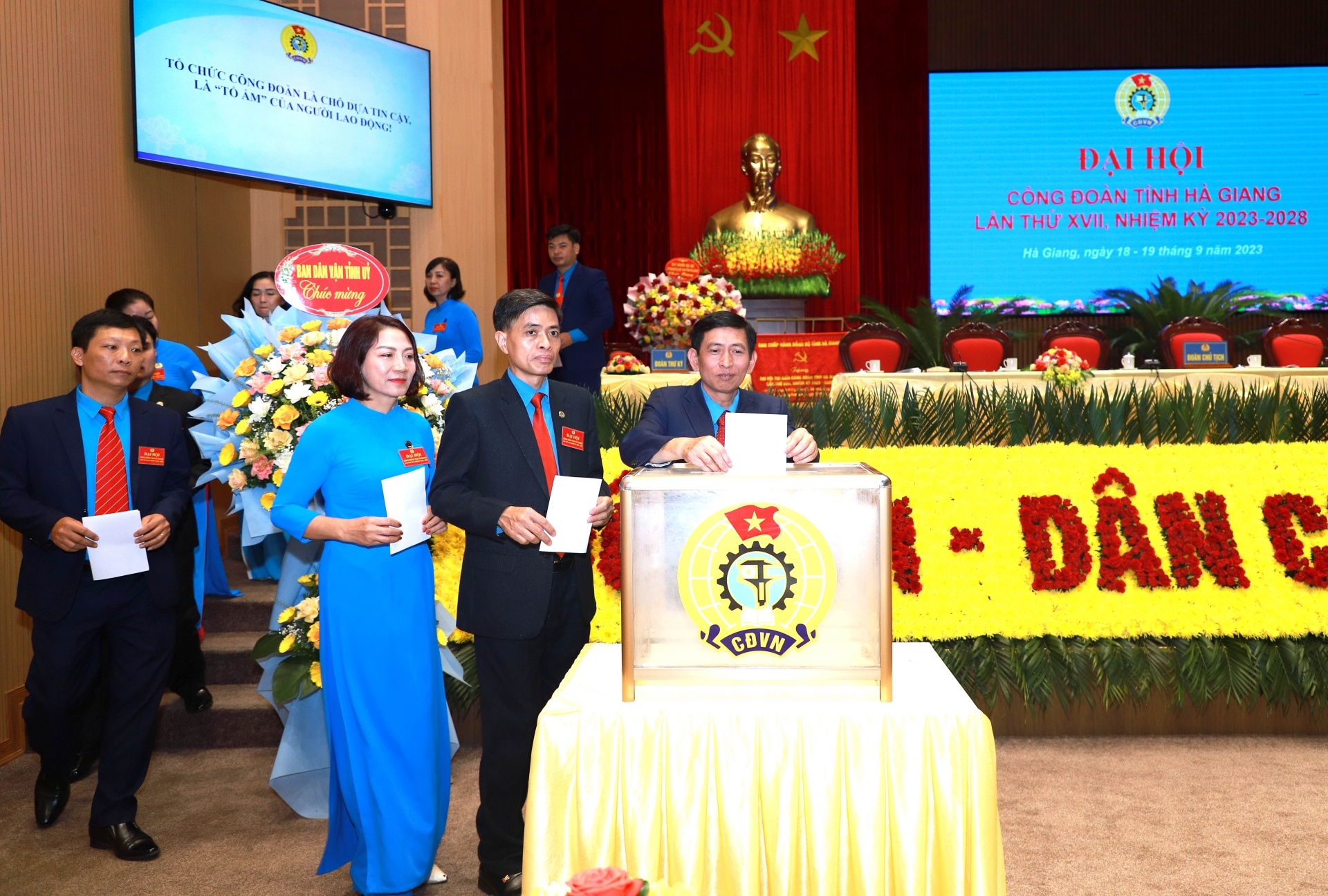 Đổi mới với mục tiêu: Vì Hà Giang phát triển!