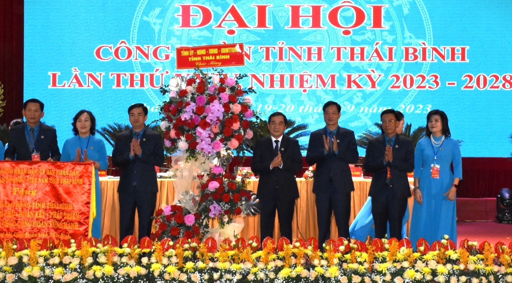 Sự kiện đánh dấu bước phát triển mới của phong trào CNVCLĐ và hoạt động công đoàn