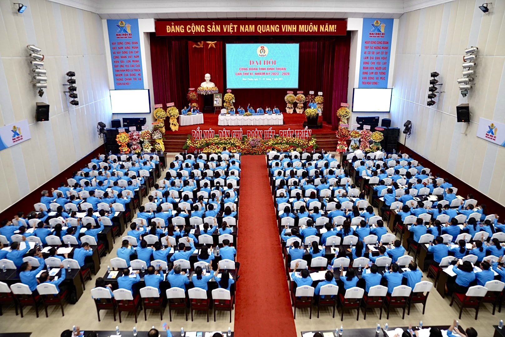 Đại hội Công đoàn tỉnh Bình Thuận lần thứ XI nhiệm kỳ 2023- 2028 chính thức khai mạc Đại hội Công đoàn tỉnh Bình Thuận lần thứ XI nhiệm kỳ 2023- 2028 chính thức khai mạc