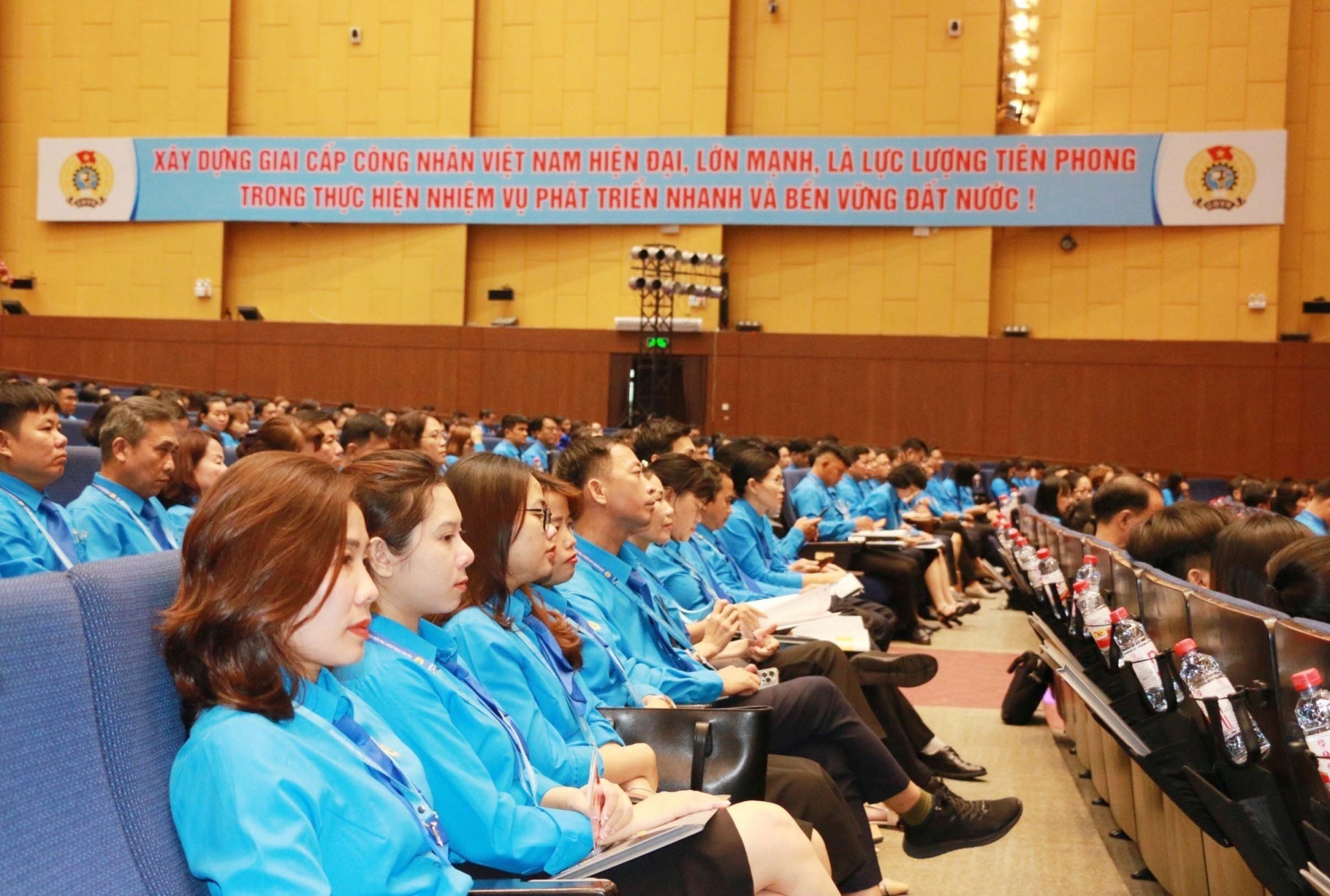 LĐLĐ tỉnh Bình Dương nhiệm kỳ 2018 – 2023: Hết lòng vì người lao động LĐLĐ tỉnh Bình Dương nhiệm kỳ 2018 – 2023: Hết lòng vì người lao động