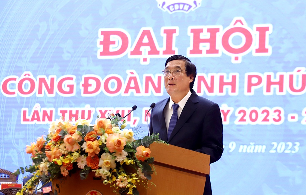 Đoàn kết, xây dựng giai cấp công nhân ngày càng lớn mạnh Đoàn kết, xây dựng giai cấp công nhân ngày càng lớn mạnh