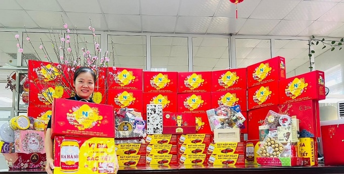 Niềm vui háo hức là làm việc hăng say để có cái Tết no đủ dù thiếu đơn hàng