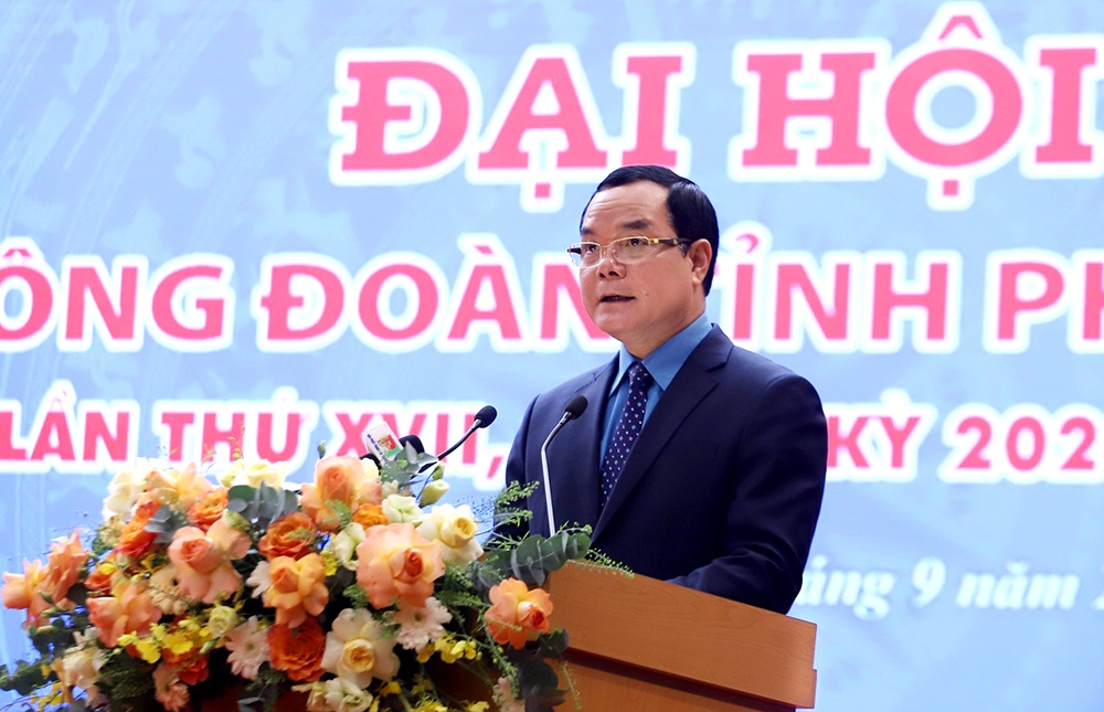 Đoàn kết, xây dựng giai cấp công nhân ngày càng lớn mạnh Đoàn kết, xây dựng giai cấp công nhân ngày càng lớn mạnh