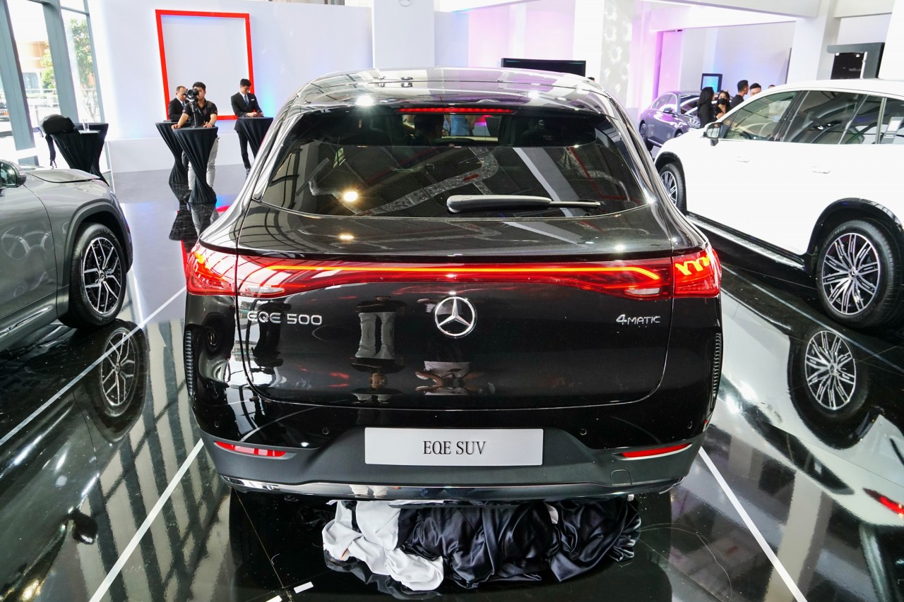 Chi tiết xe thuần điện Mercedes-Benz EQE 500 4Matic phiên bản SUV