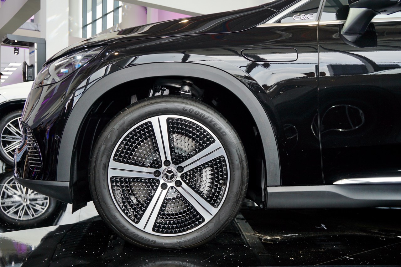 Chi tiết xe thuần điện Mercedes EQE 500 4Matic phiên bản SUV