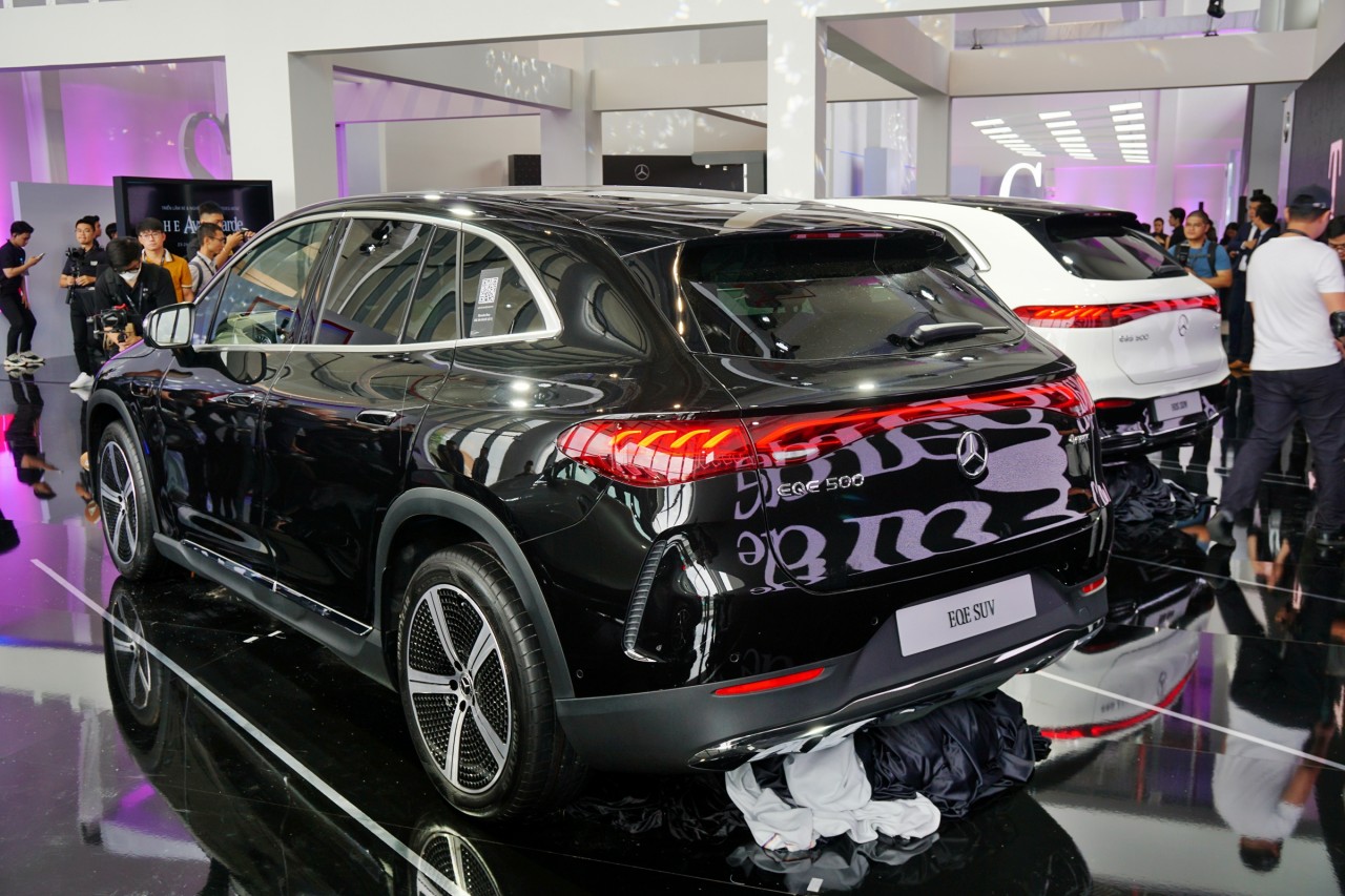 Chi tiết xe thuần điện Mercedes-Benz EQE 500 4Matic phiên bản SUV