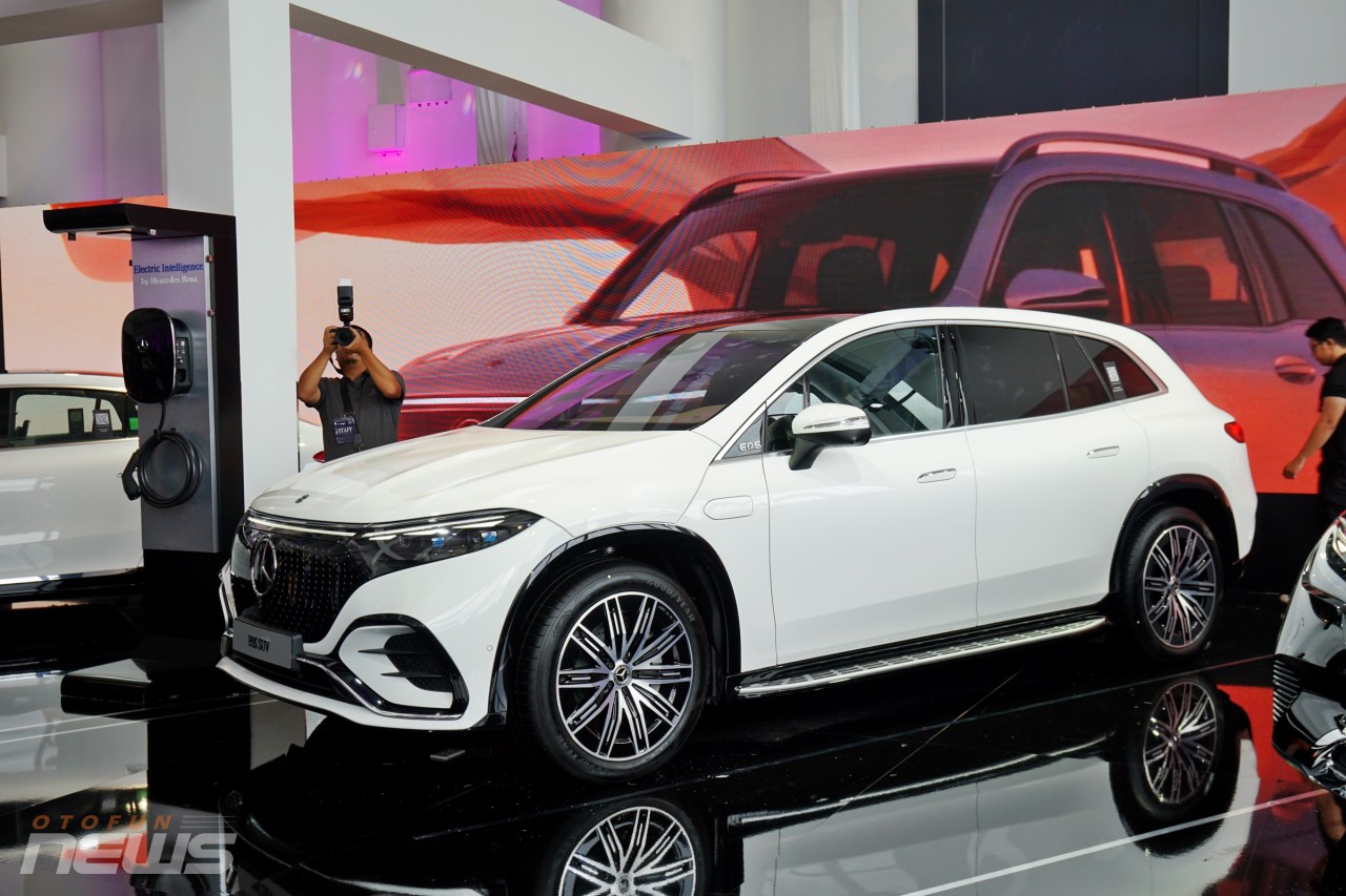 Soi chi tiết xe điện Mercedes-Benz EQS 500 4Matic giá 5 tỷ đồng Soi chi tiết xe điện Mercedes-Benz EQS 500 4Matic giá 5 tỷ đồng