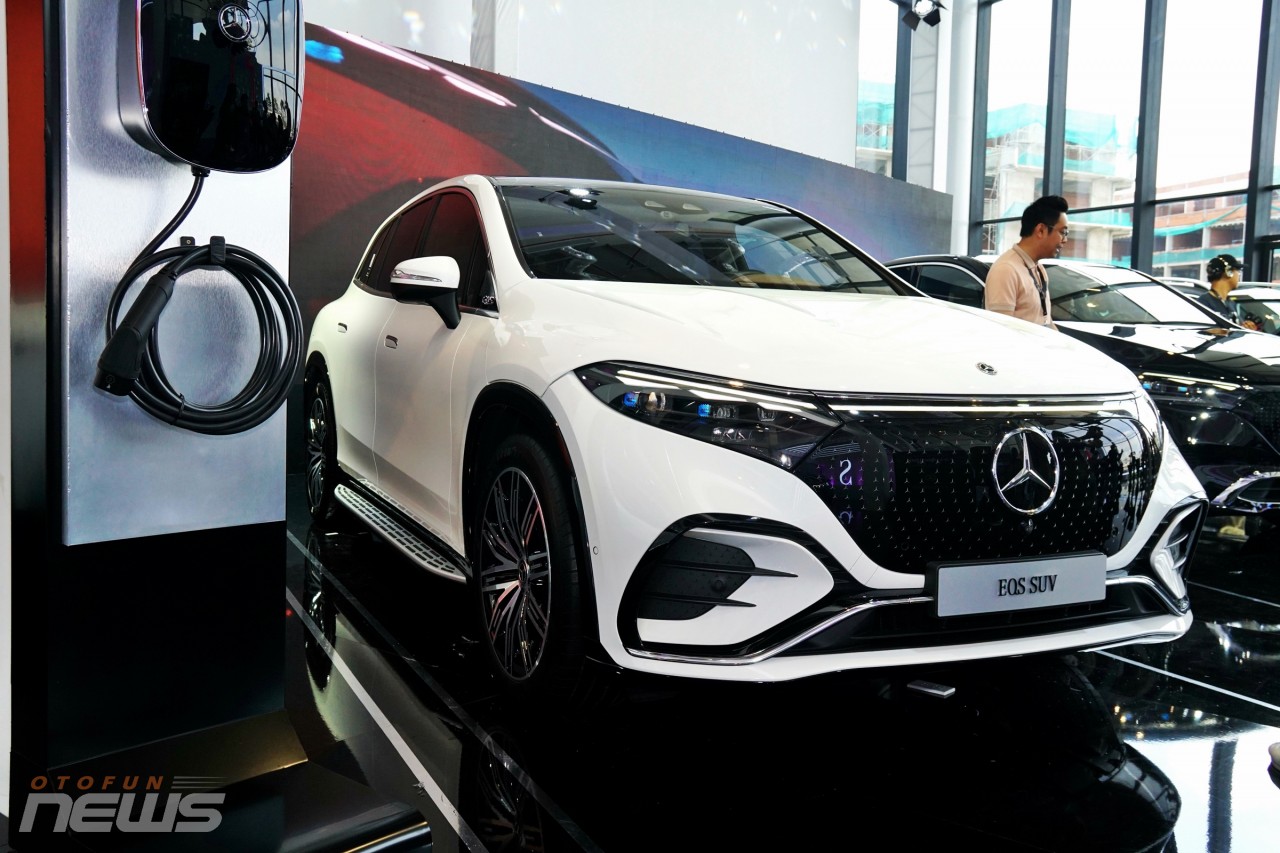 Soi chi tiết xe điện Mercedes-Benz EQS 500 4Matic giá 5 tỷ đồng Soi chi tiết xe điện Mercedes-Benz EQS 500 4Matic giá 5 tỷ đồng