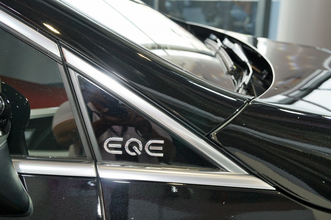 Chi tiết xe thuần điện Mercedes-Benz EQE 500 4Matic phiên bản SUV