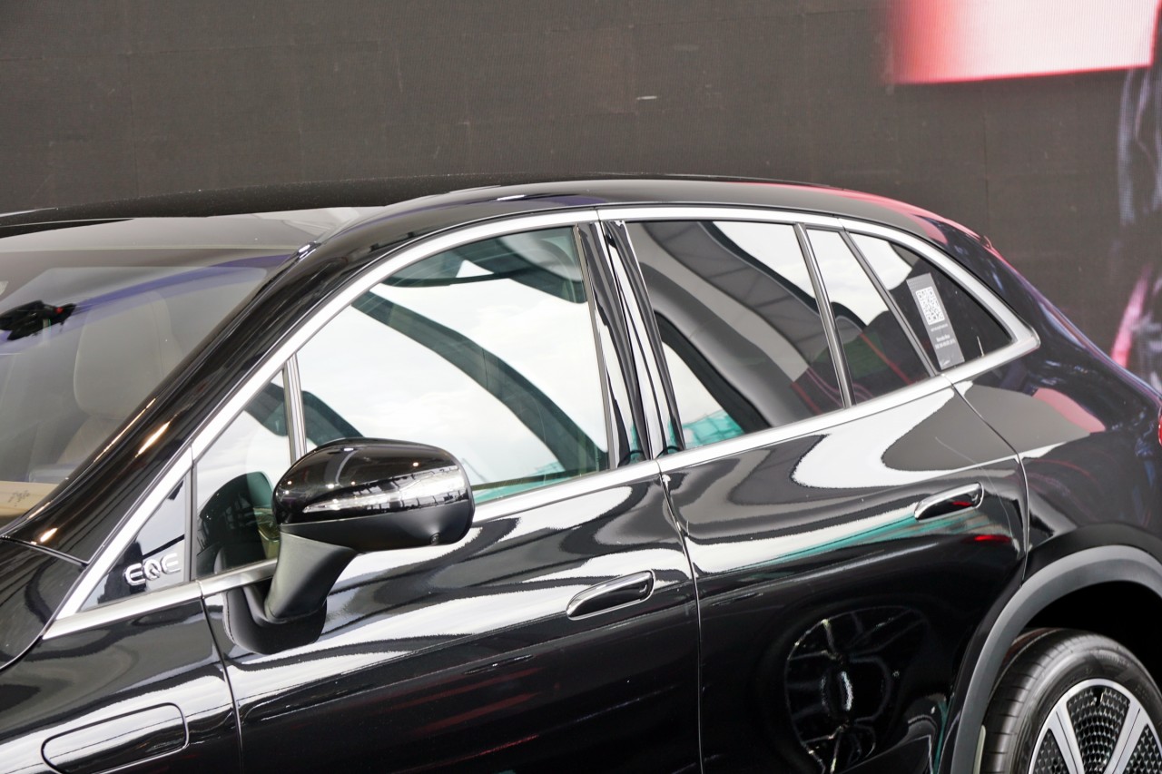 Chi tiết xe thuần điện Mercedes EQE 500 4Matic phiên bản SUV