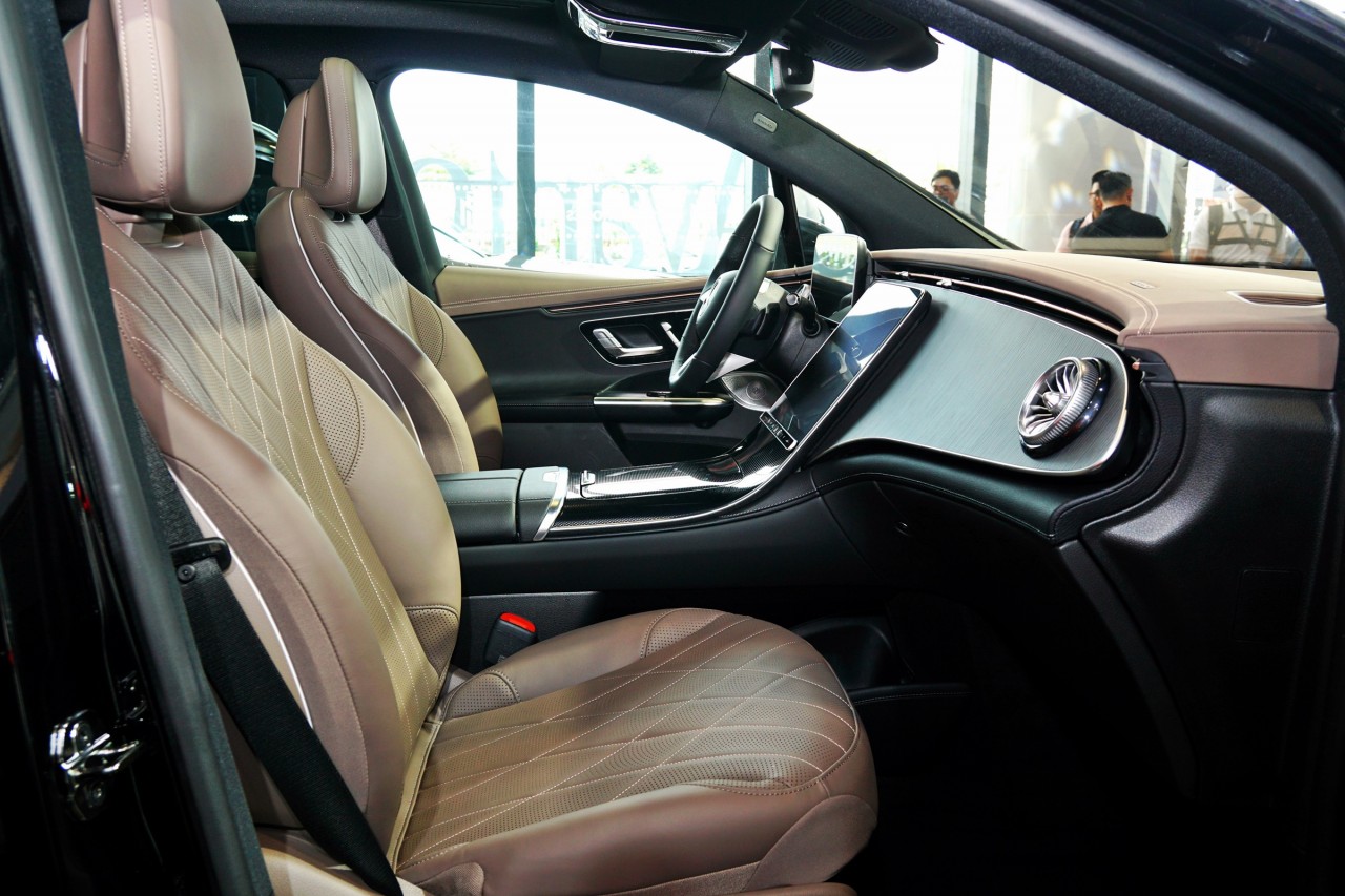 Chi tiết xe thuần điện Mercedes-Benz EQE 500 4Matic phiên bản SUV