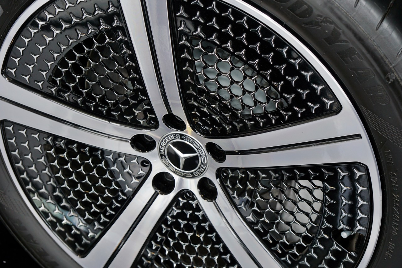 Chi tiết xe thuần điện Mercedes EQE 500 4Matic phiên bản SUV