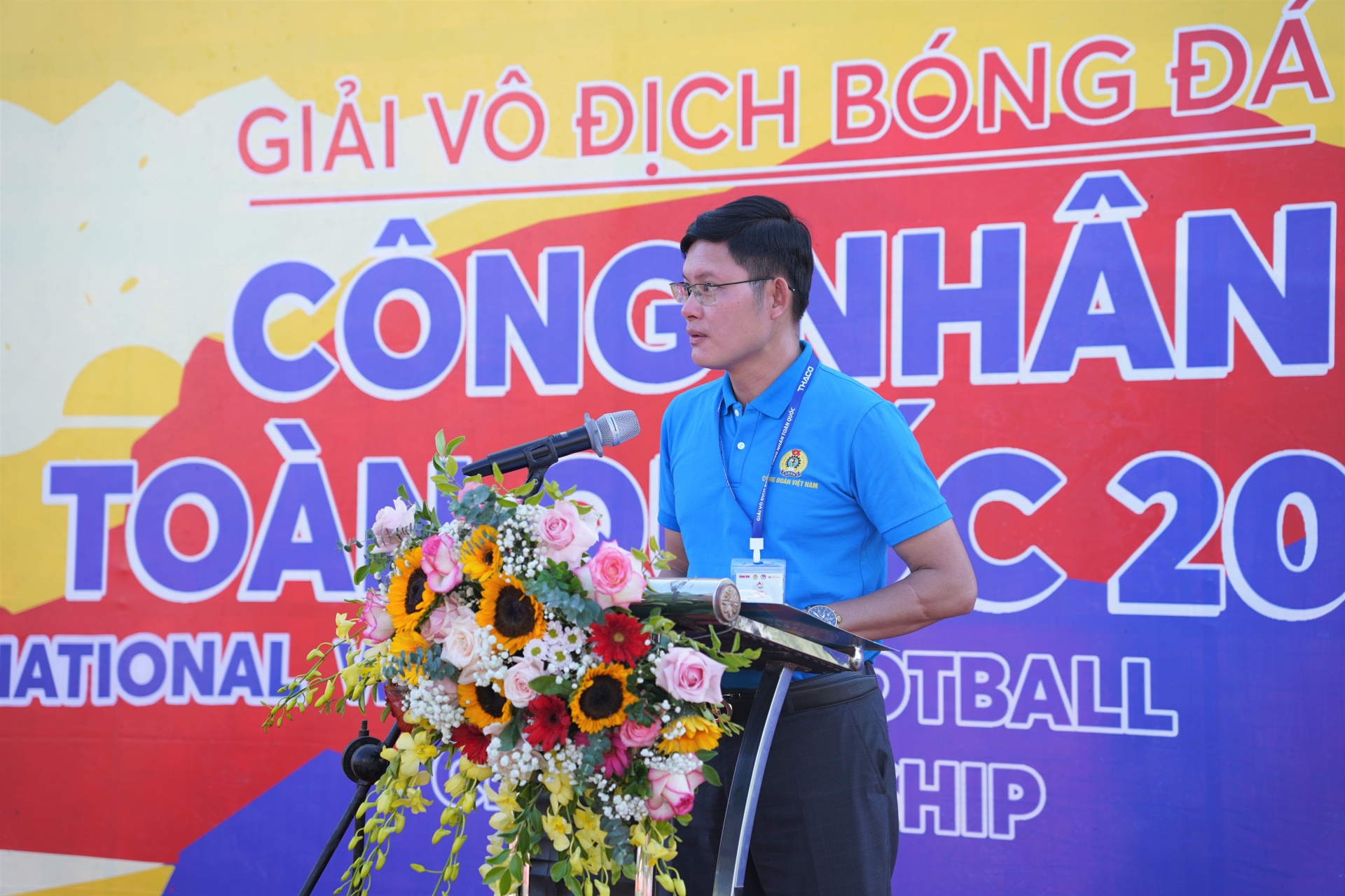 Sôi động Lễ khai mạc vòng loại khu vực 3 Giải vô địch bóng đá công nhân toàn quốc