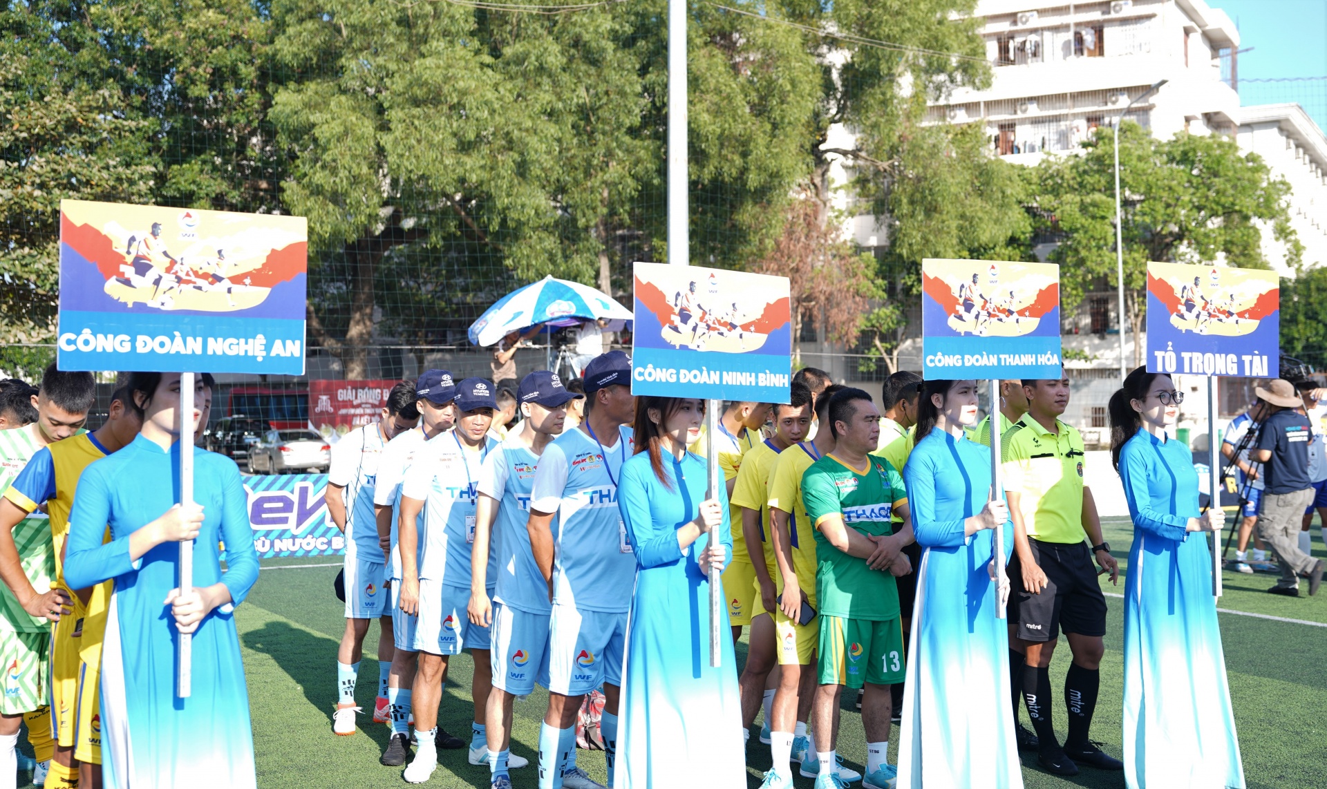 Sôi động Lễ khai mạc vòng loại khu vực 3 Giải vô địch bóng đá công nhân toàn quốc