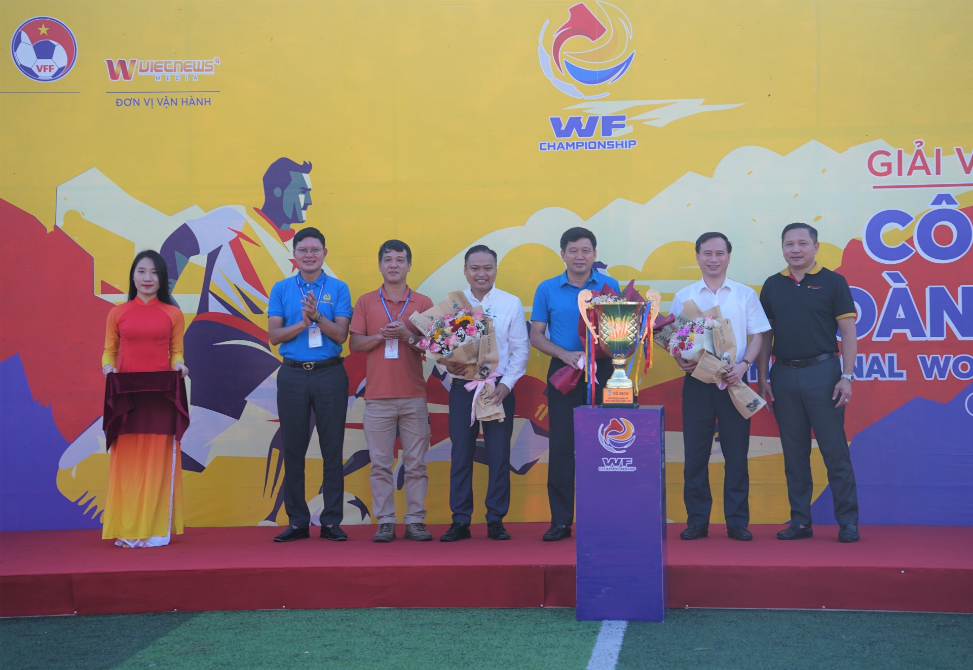 Sôi động Lễ khai mạc vòng loại khu vực 3 Giải vô địch bóng đá công nhân toàn quốc