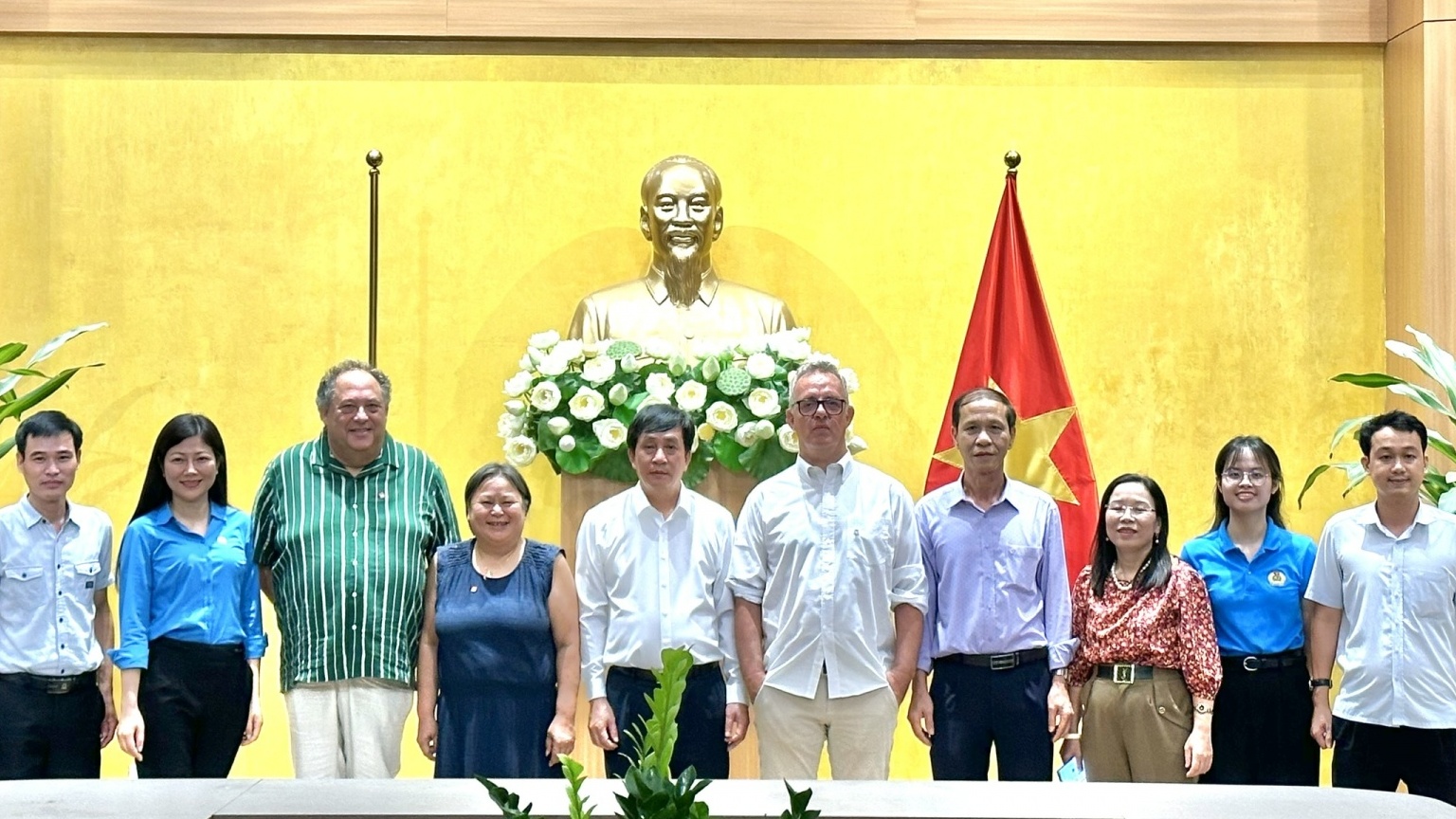 Công đoàn Công thương Việt Nam làm việc với đoàn đại biểu Tổng Liên đoàn Lao động Pháp