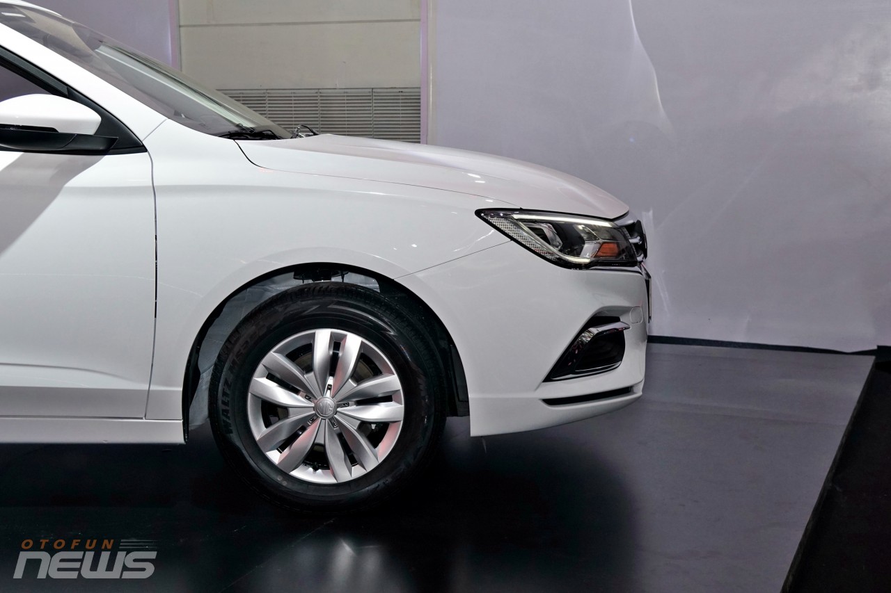 Cận cảnh MG5 dành cho chạy dịch vụ, giá 399 triệu đồng