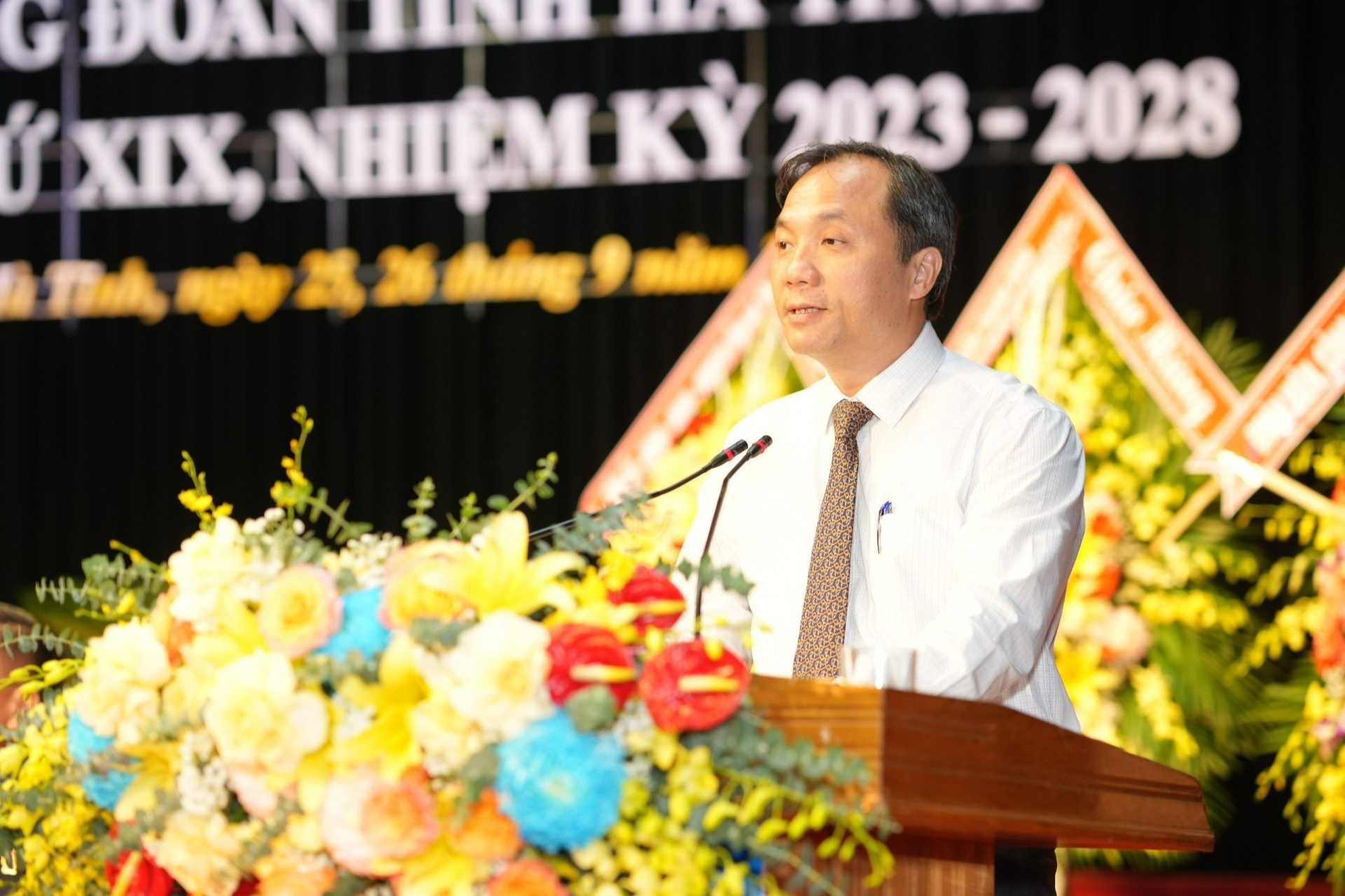 Trang trọng, ấn tượng Đại hội Công đoàn Hà Tĩnh lần thứ XIX, nhiệm kỳ 2023-2028 Trang trọng, ấn tượng Đại hội Công đoàn Hà Tĩnh lần thứ XIX, nhiệm kỳ 2023-2028