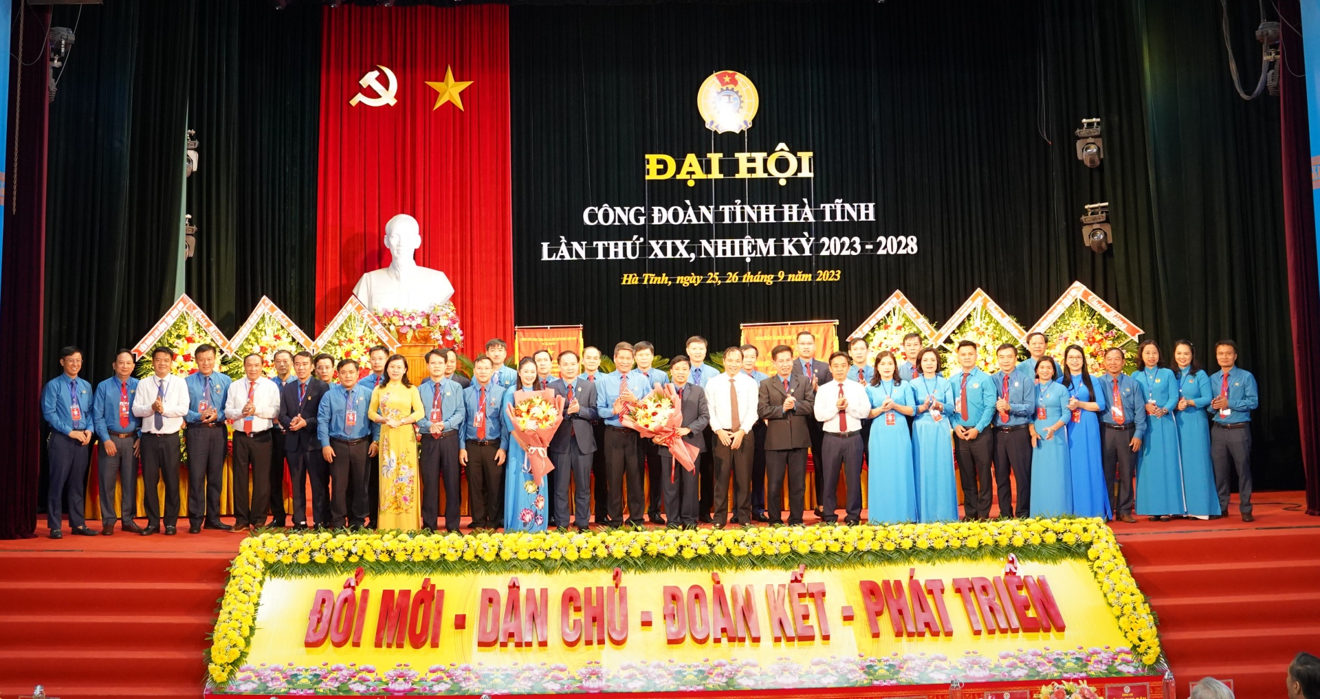 Trang trọng, ấn tượng Đại hội Công đoàn Hà Tĩnh lần thứ XIX, nhiệm kỳ 2023-2028 Trang trọng, ấn tượng Đại hội Công đoàn Hà Tĩnh lần thứ XIX, nhiệm kỳ 2023-2028