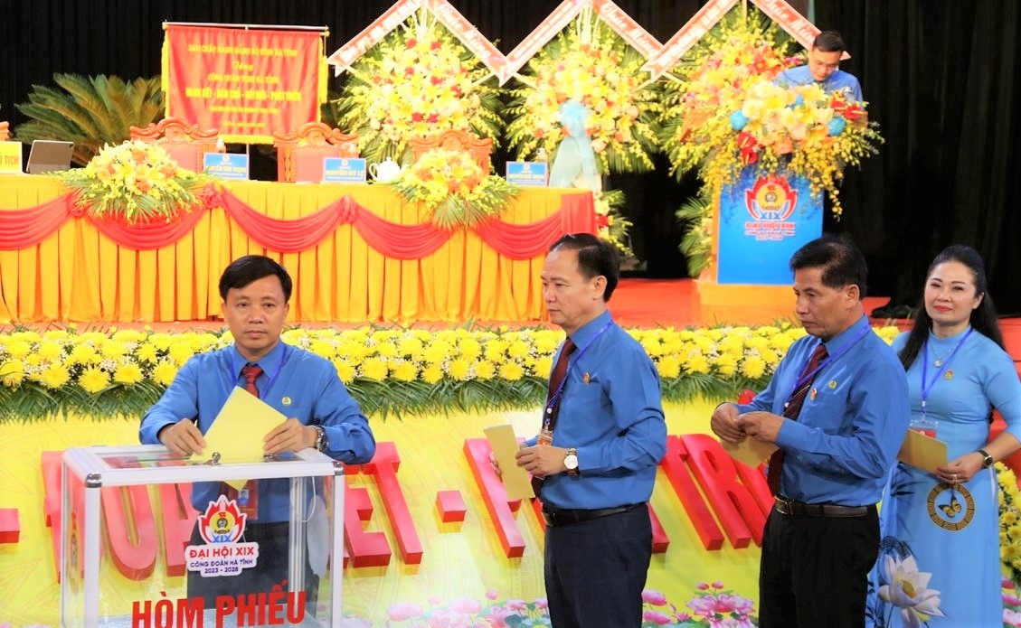 Đồng chí Nguyễn Văn Danh tái đắc cử Chủ tịch LĐLĐ tỉnh Hà Tĩnh
