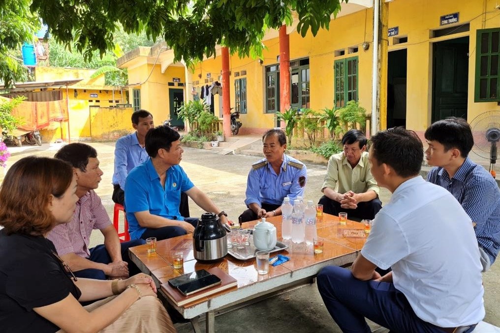 Khen thưởng công nhân Đường sắt dũng cảm cứu người Khen thưởng công nhân Đường sắt dũng cảm cứu người