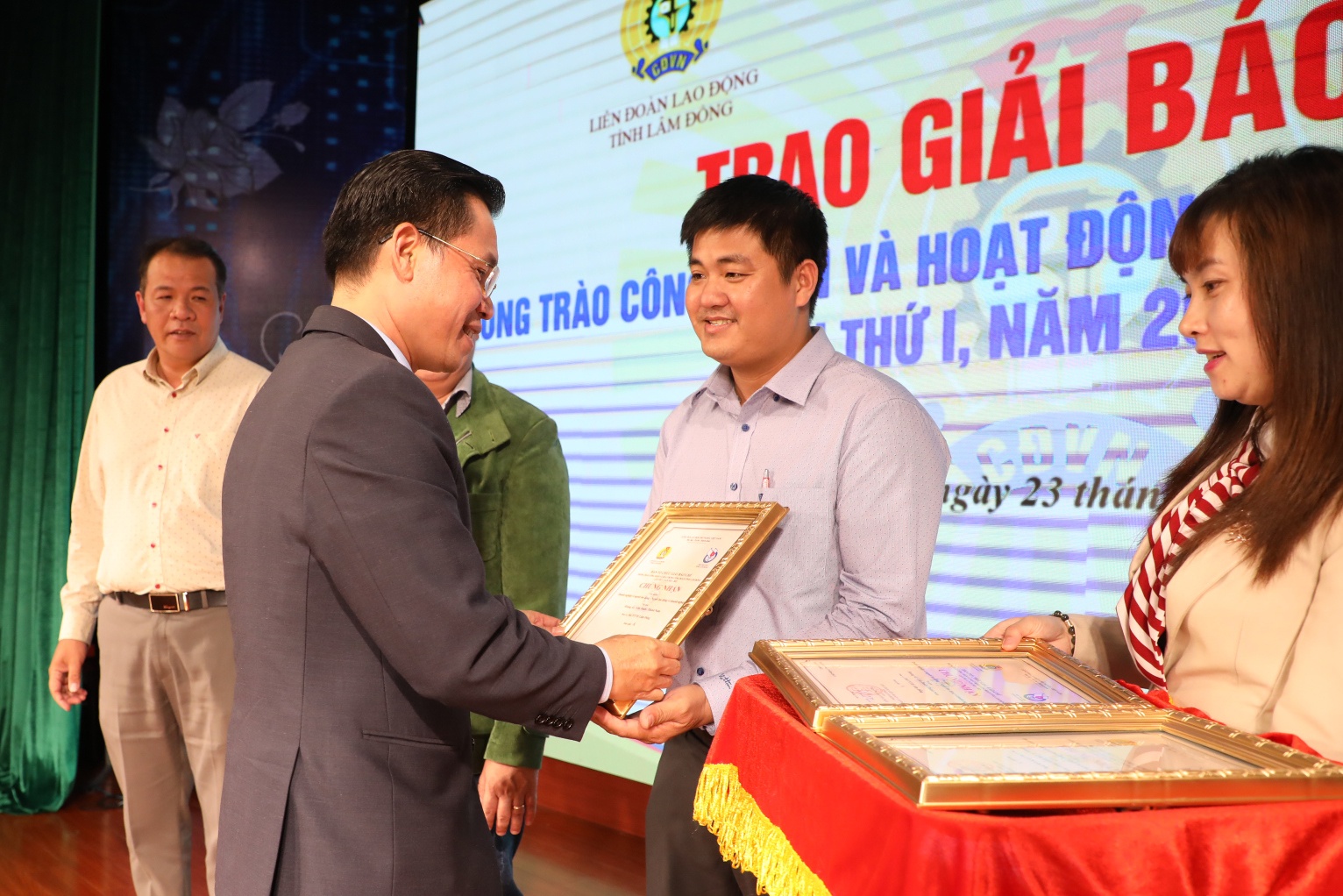 Phát động Giải báo chí về công nhân, Công đoàn tỉnh Lâm Đồng lần thứ II Phát động Giải báo chí về công nhân, Công đoàn tỉnh Lâm Đồng lần thứ II