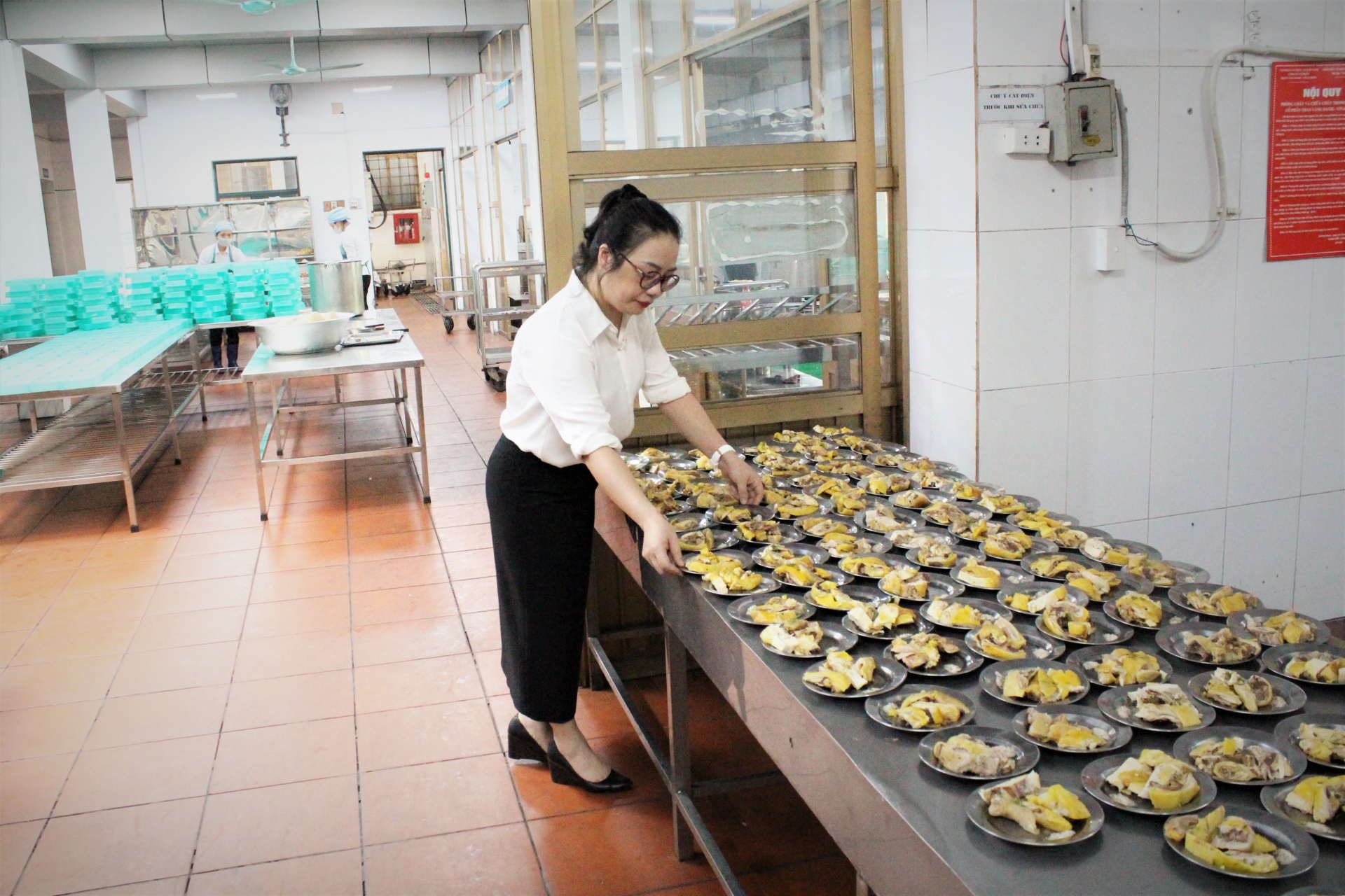 “Để các anh luôn mạnh khỏe, yên tâm khai thác than” “Để các anh luôn mạnh khỏe, yên tâm khai thác than”