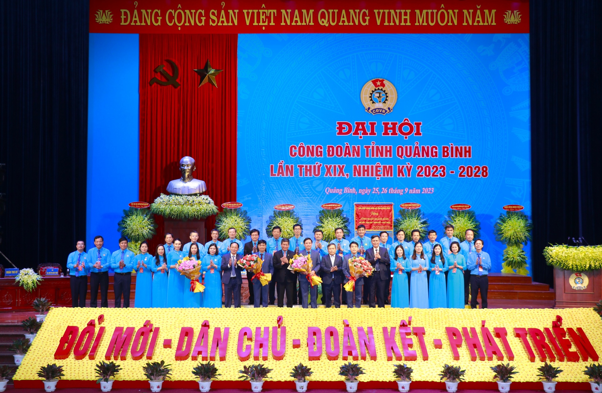 Đồng chí Phạm Tiến Nam tái đắc cử chức vụ Chủ tịch LĐLĐ tỉnh Quảng Bình