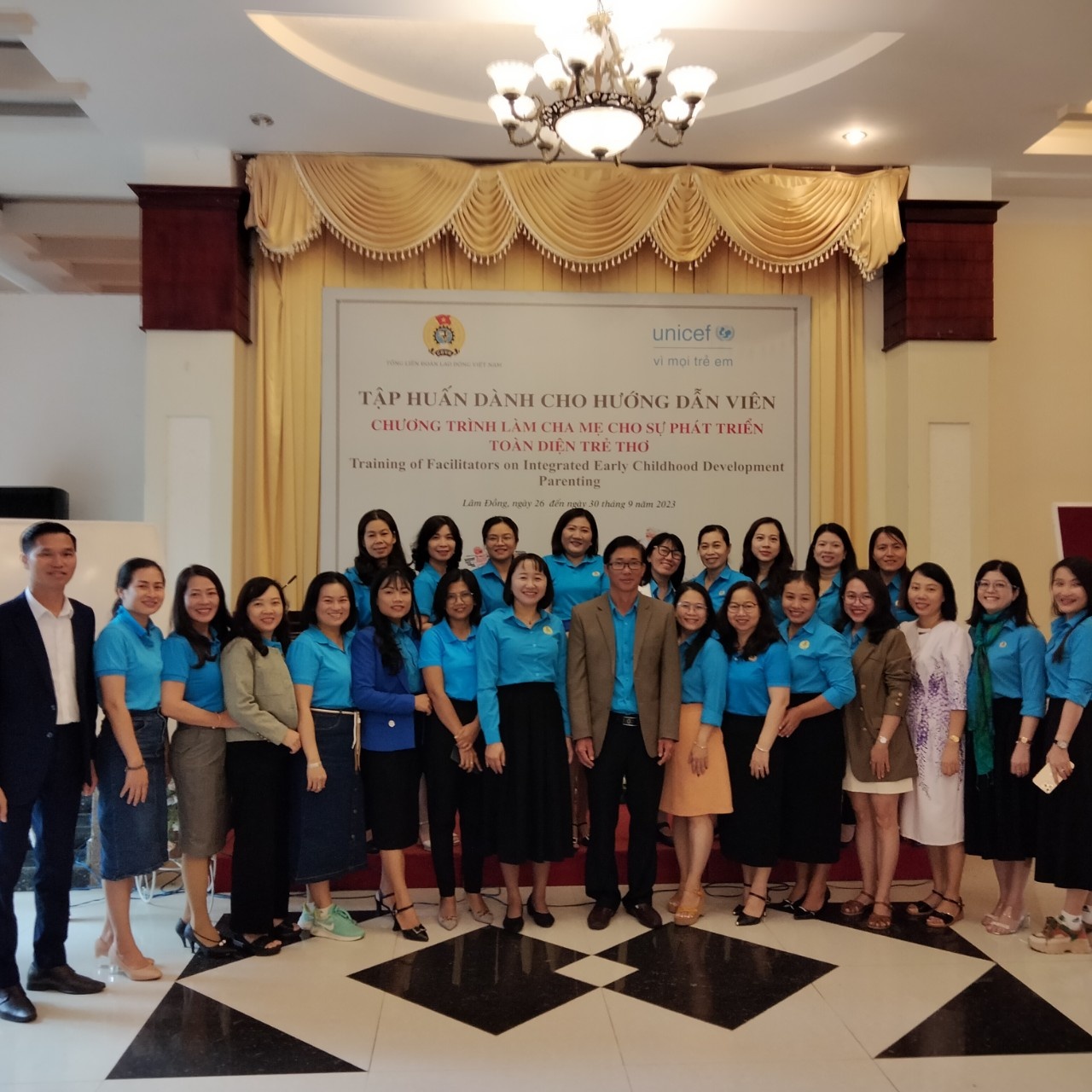 Tập huấn cán bộ công đoàn về kỹ năng làm cha mẹ cho phát triển toàn diện trẻ thơ