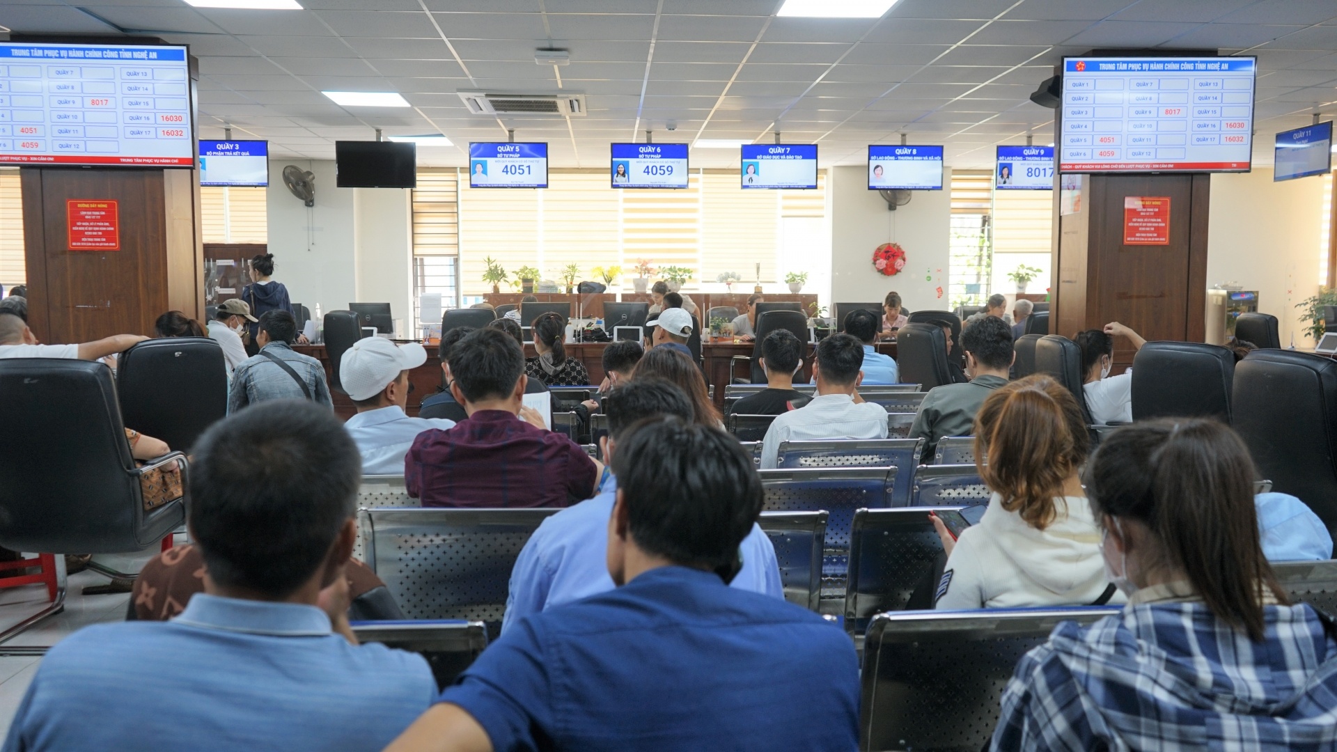 Nghệ An tiếp tục khắc phục những hạn chế của thủ tục hành chính công Nghệ An tiếp tục khắc phục những hạn chế của thủ tục hành chính công