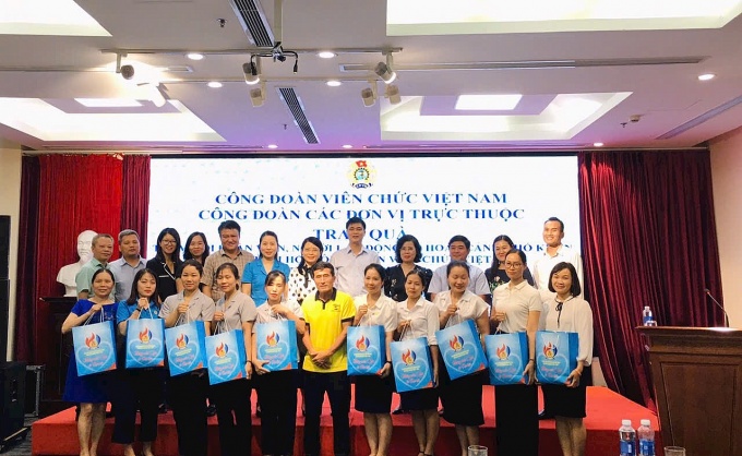 Công đoàn Viên chức Việt Nam chia sẻ với các đoàn viên khó khăn Công đoàn Viên chức Việt Nam chia sẻ với các đoàn viên khó khăn