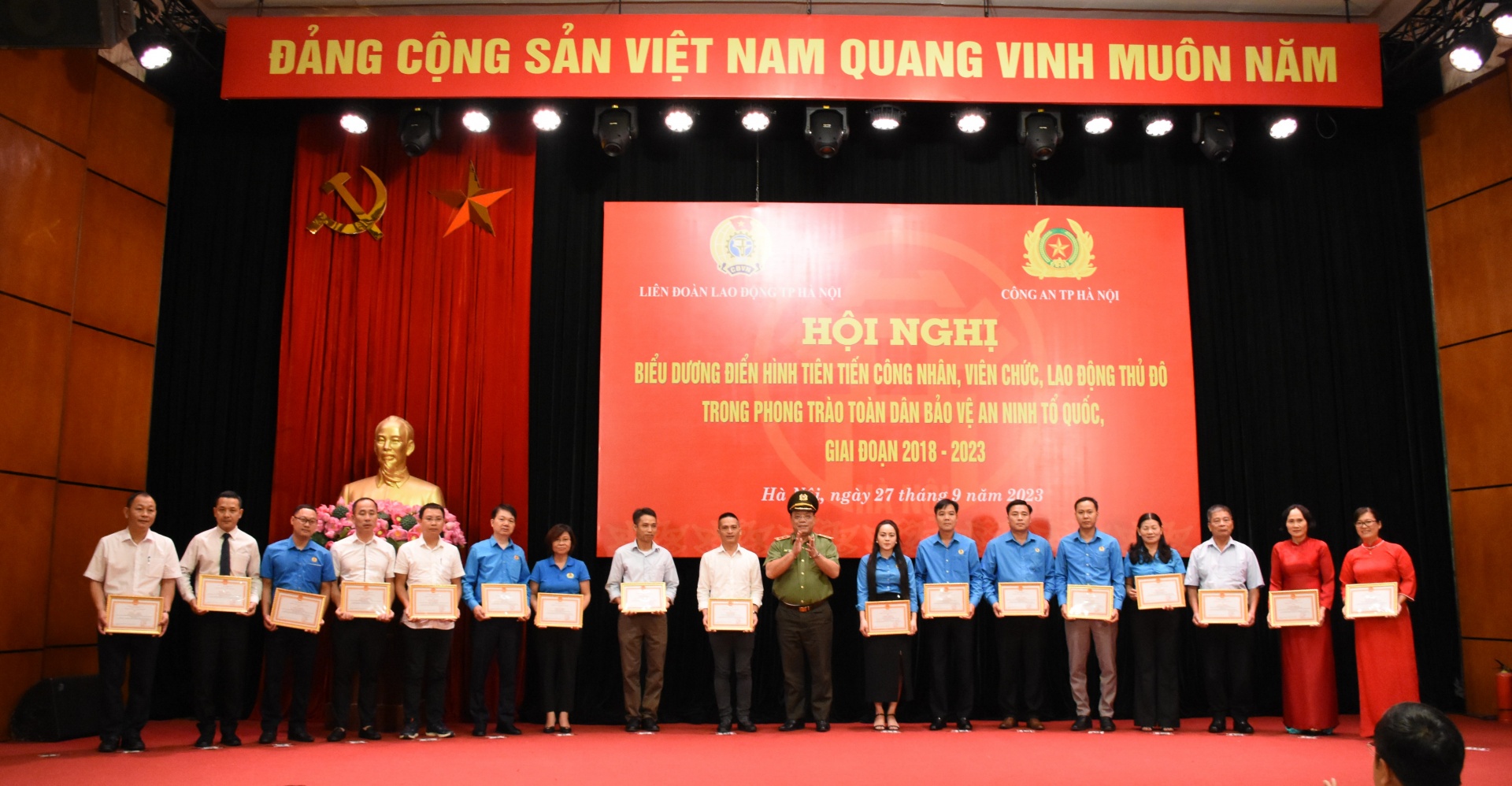 Hà Nội: Nhiều điển hình tiên tiến trong phong trào “Toàn dân bảo vệ an ninh Tổ quốc”