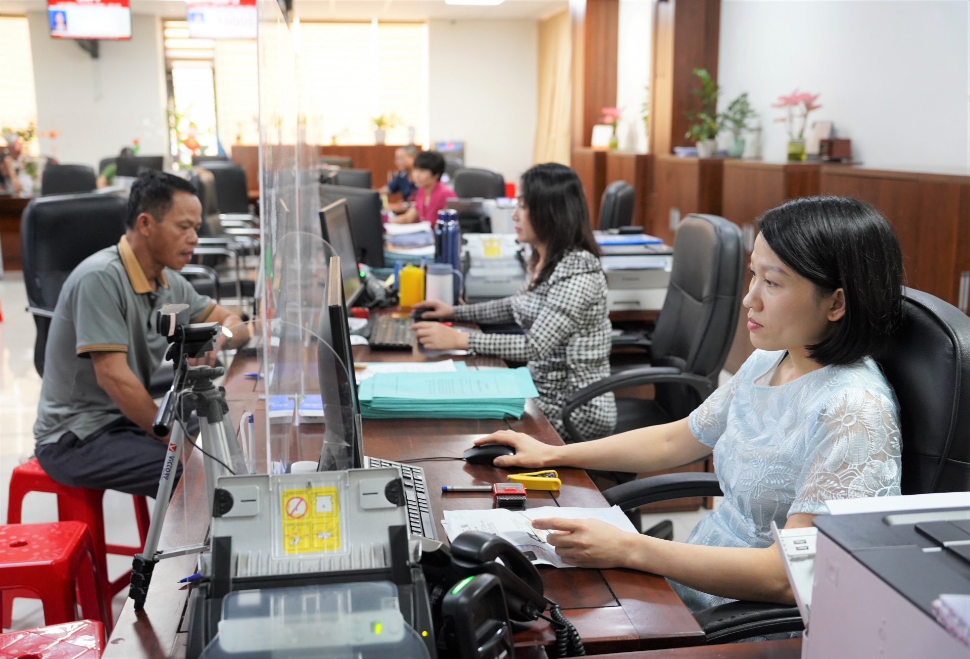 Nghệ An tiếp tục khắc phục những hạn chế của thủ tục hành chính công Nghệ An tiếp tục khắc phục những hạn chế của thủ tục hành chính công