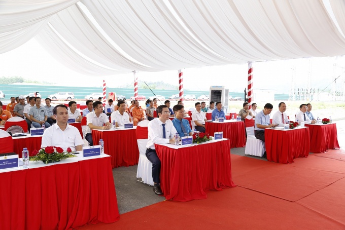 Gắn biển công trình chào mừng Đại hội VI Công đoàn Điện lực Việt Nam