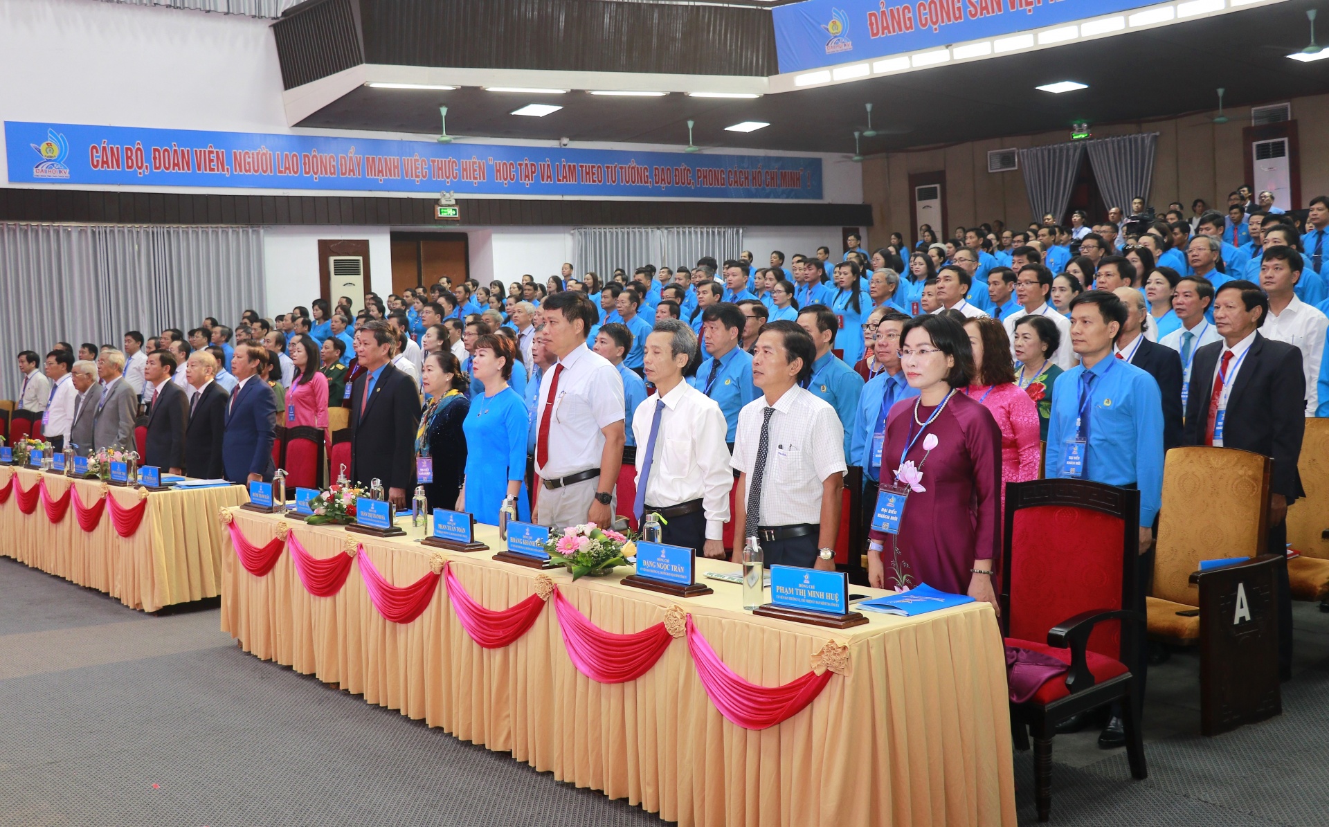 Đại hội Công đoàn Thừa Thiên Huế lần thứ XV: Trang trọng, phấn khởi Đại hội Công đoàn Thừa Thiên Huế lần thứ XV: Trang trọng, phấn khởi