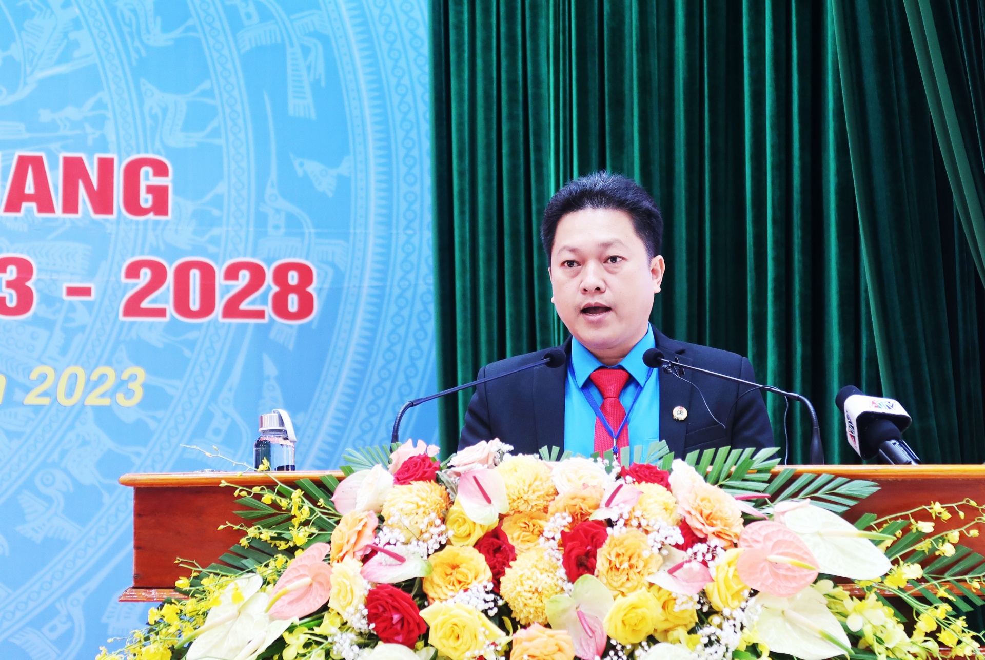 Đồng chí Lâm Thành Sĩ được bầu giữ chức Chủ tịch LĐLĐ tỉnh An Giang Đồng chí Lâm Thành Sĩ được bầu giữ chức Chủ tịch LĐLĐ tỉnh An Giang