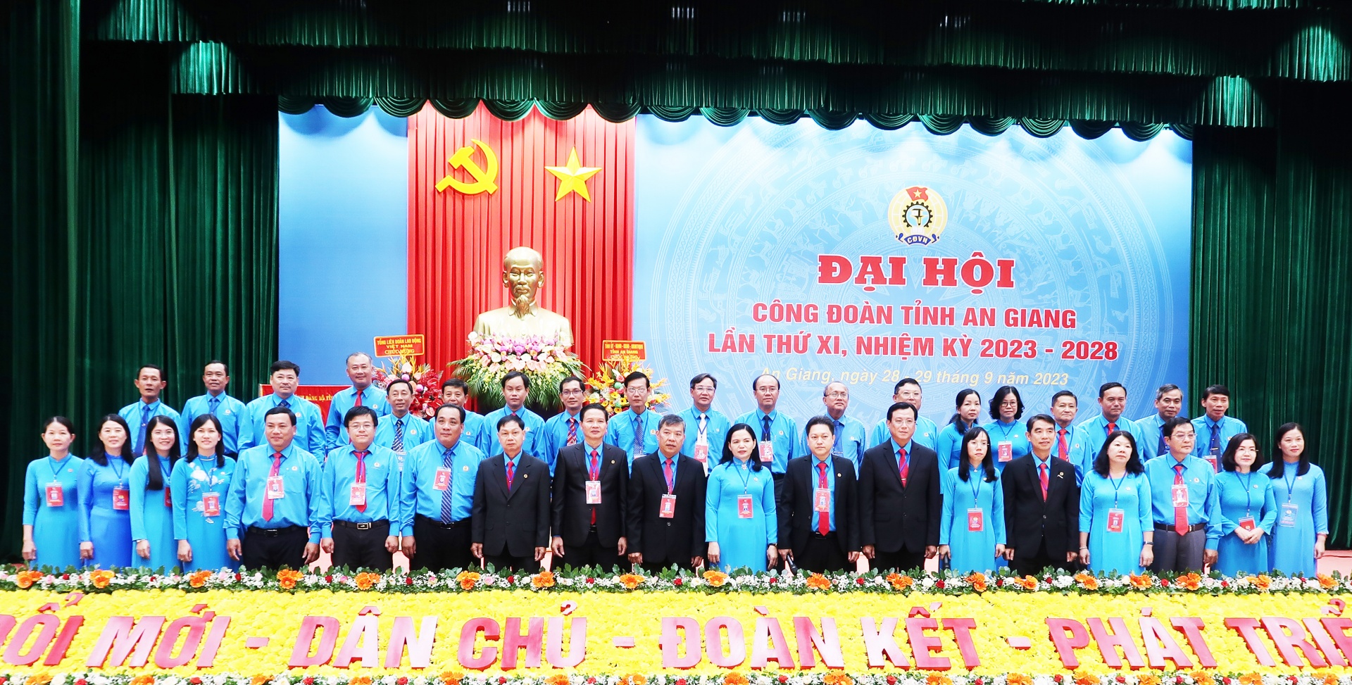 Đồng chí Lâm Thành Sĩ được bầu giữ chức Chủ tịch LĐLĐ tỉnh An Giang Đồng chí Lâm Thành Sĩ được bầu giữ chức Chủ tịch LĐLĐ tỉnh An Giang