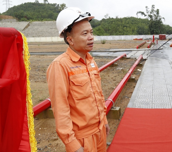 Niềm vui của người thợ điện “giám sát”