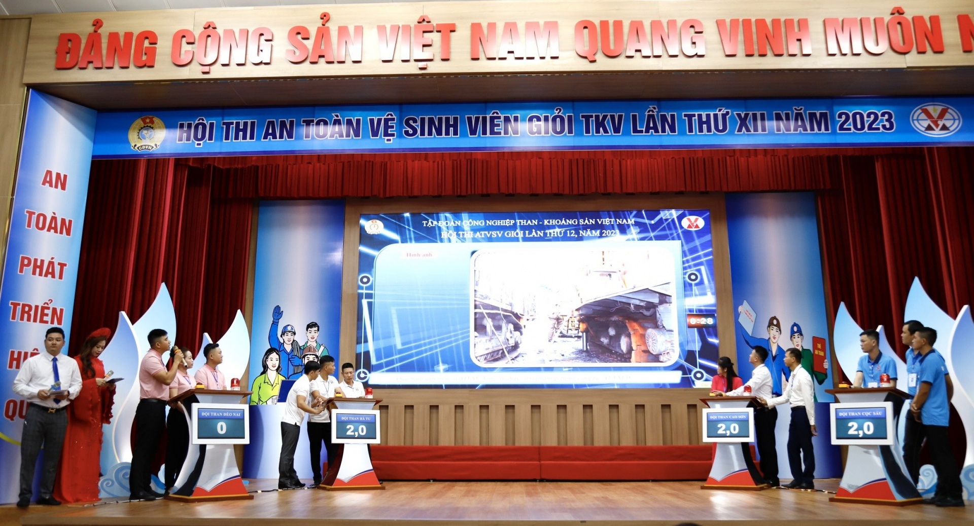 Than Vàng Danh đạt giải Nhất toàn đoàn tại Hội thi An toàn, vệ sinh viên giỏi Than Vàng Danh đạt giải Nhất toàn đoàn tại Hội thi An toàn, vệ sinh viên giỏi