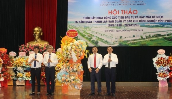 Hội thảo thúc đẩy hoạt động xúc tiến đầu tư tại tỉnh Vĩnh Phúc Hội thảo thúc đẩy hoạt động xúc tiến đầu tư tại tỉnh Vĩnh Phúc
