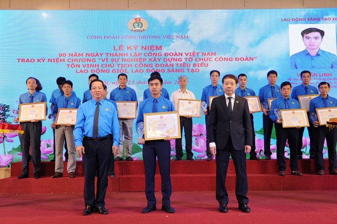 Công đoàn Công Thương Việt Nam đứng thứ 3 toàn quốc về sáng kiến Công đoàn Công Thương Việt Nam đứng thứ 3 toàn quốc về sáng kiến