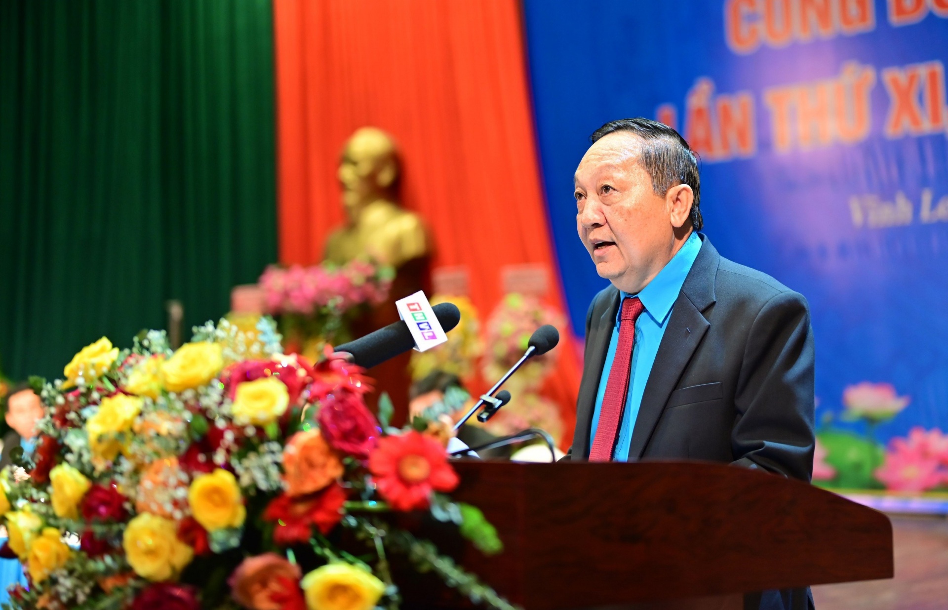 Đồng chí Trần Văn Trạch được bầu giữ chức Chủ tịch LĐLĐ tỉnh Vĩnh Long Đồng chí Trần Văn Trạch được bầu giữ chức Chủ tịch LĐLĐ tỉnh Vĩnh Long