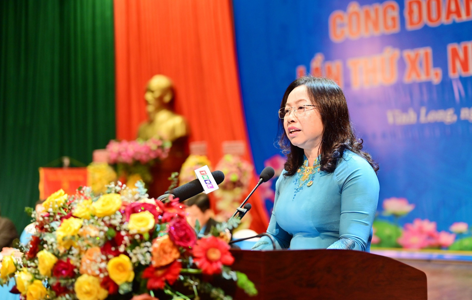 Đồng chí Trần Văn Trạch được bầu giữ chức Chủ tịch LĐLĐ tỉnh Vĩnh Long Đồng chí Trần Văn Trạch được bầu giữ chức Chủ tịch LĐLĐ tỉnh Vĩnh Long