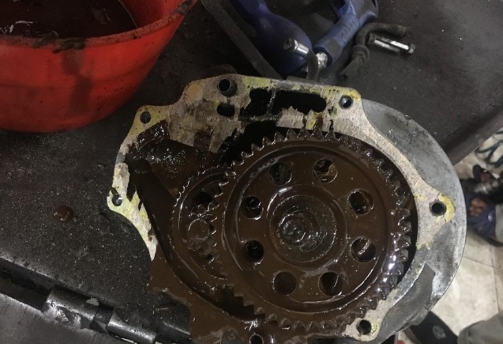 Xe hết nhớt có chạy được không Xe hết nhớt có chạy được không