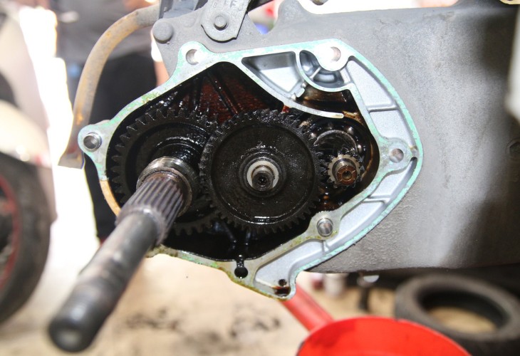 Xe hết nhớt có chạy được không Xe hết nhớt có chạy được không