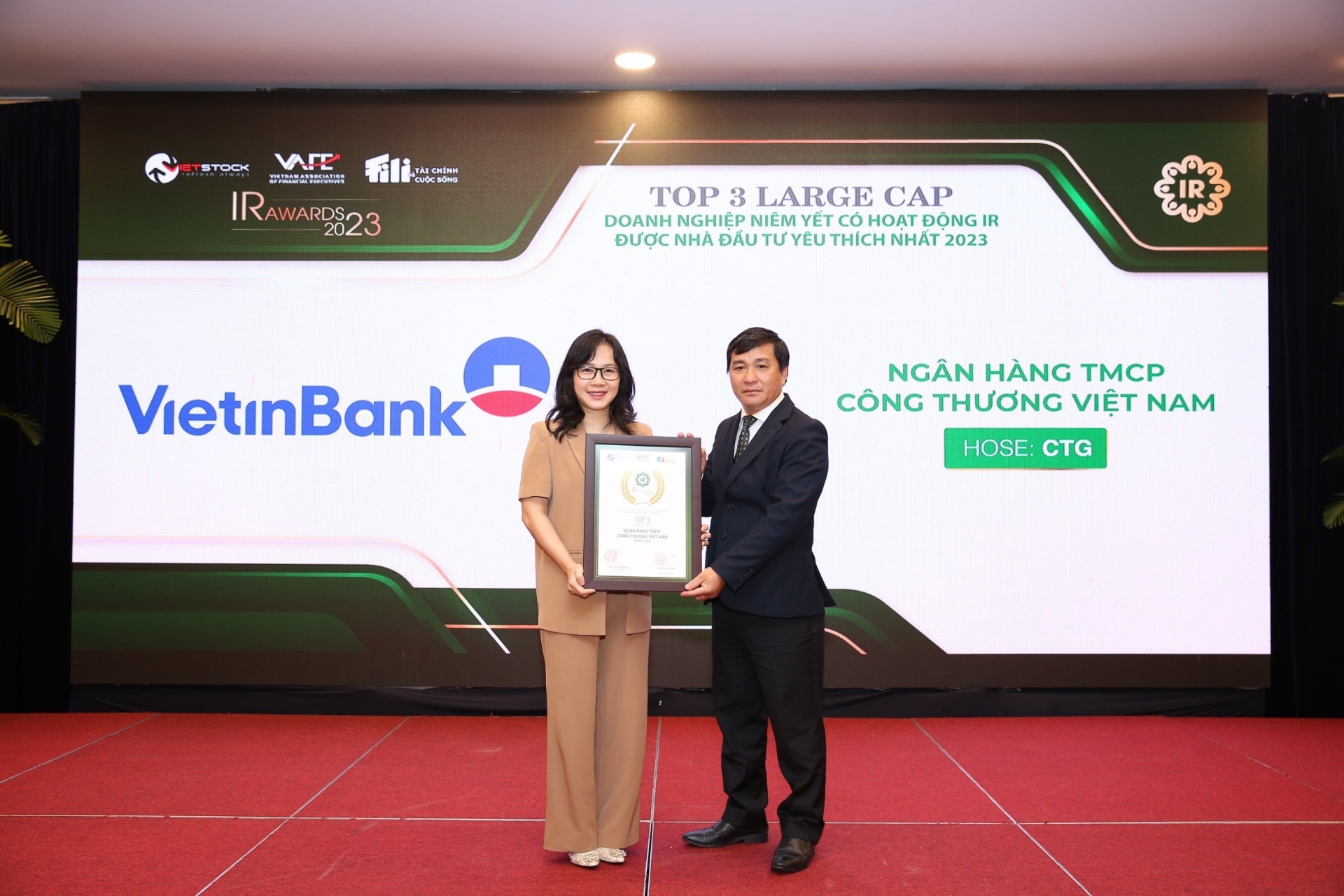 VietinBank lọt Top 3 doanh nghiệp được nhà đầu tư yêu thích nhất