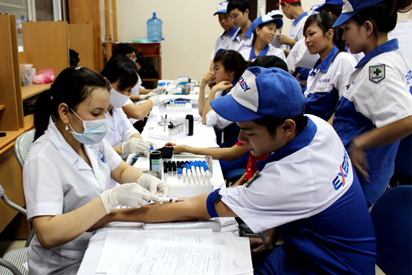 Tranh luận về quy định khám sức khoẻ định kỳ với người lái xe