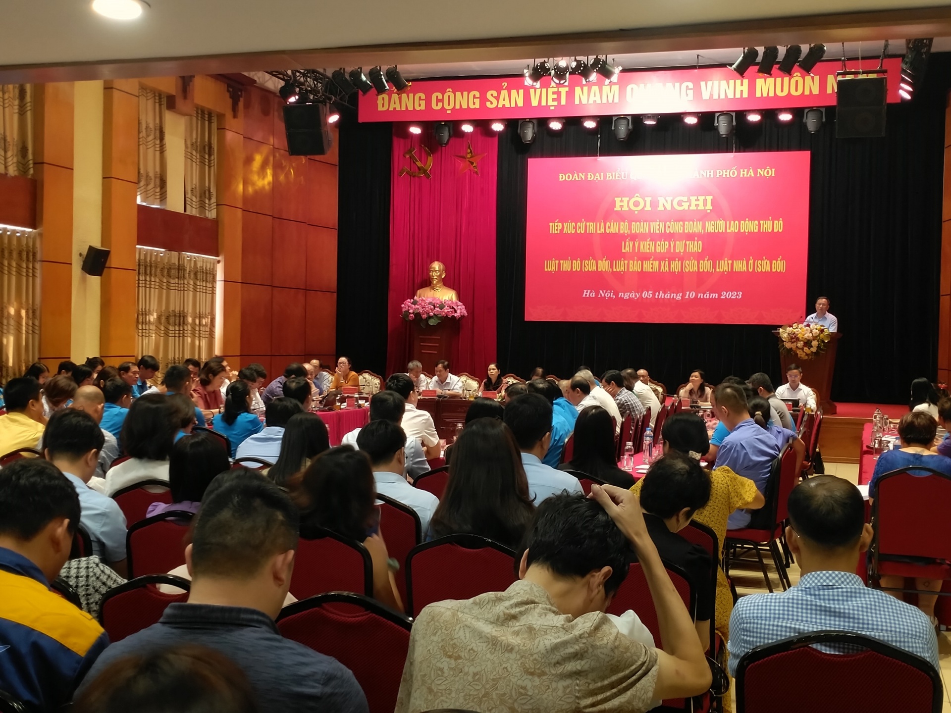 Cán bộ công đoàn, người lao động Thủ đô góp ý vào các dự thảo luật