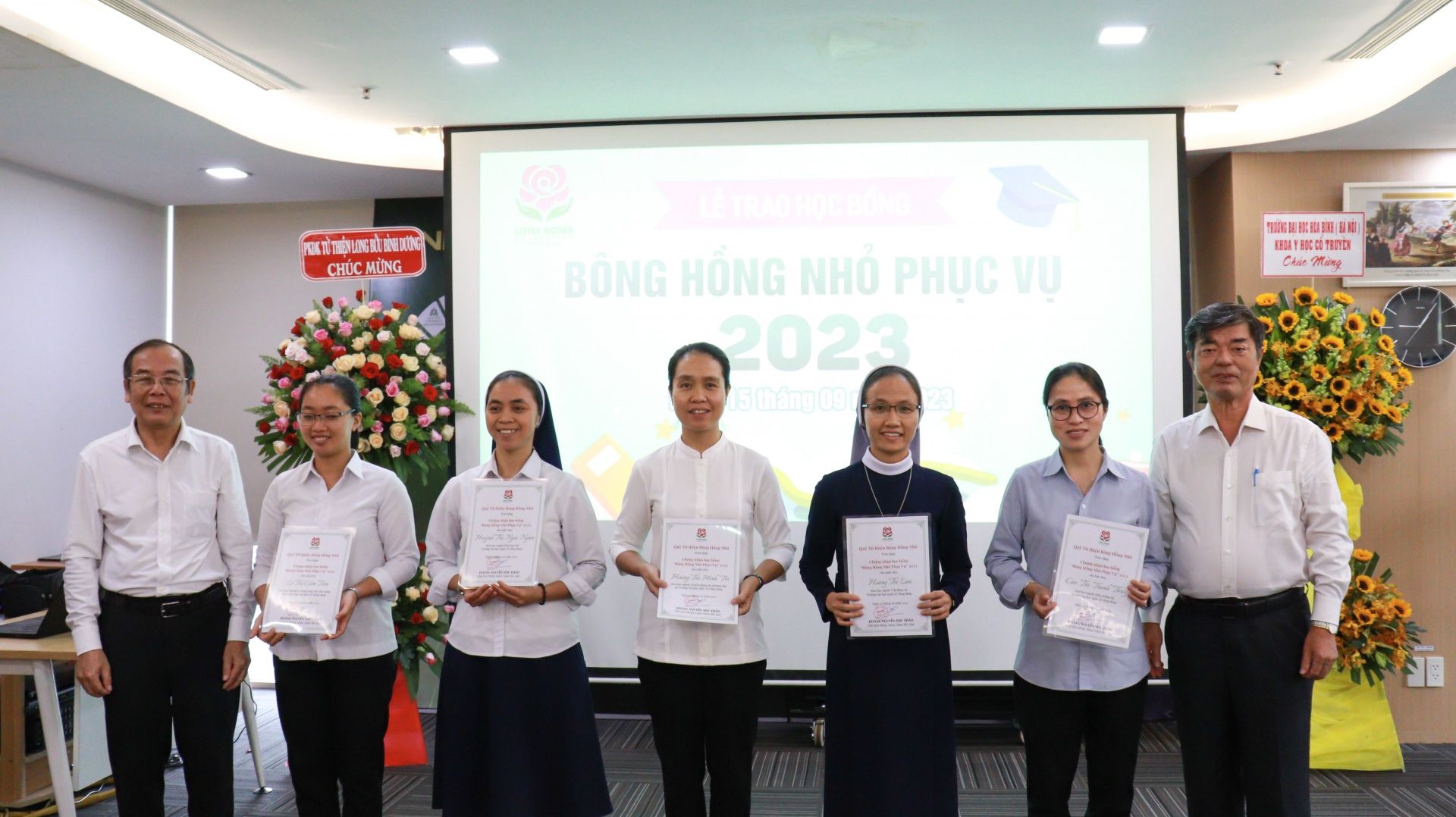 Quỹ Bông Hồng Nhỏ kỷ niệm 1 năm thành lập